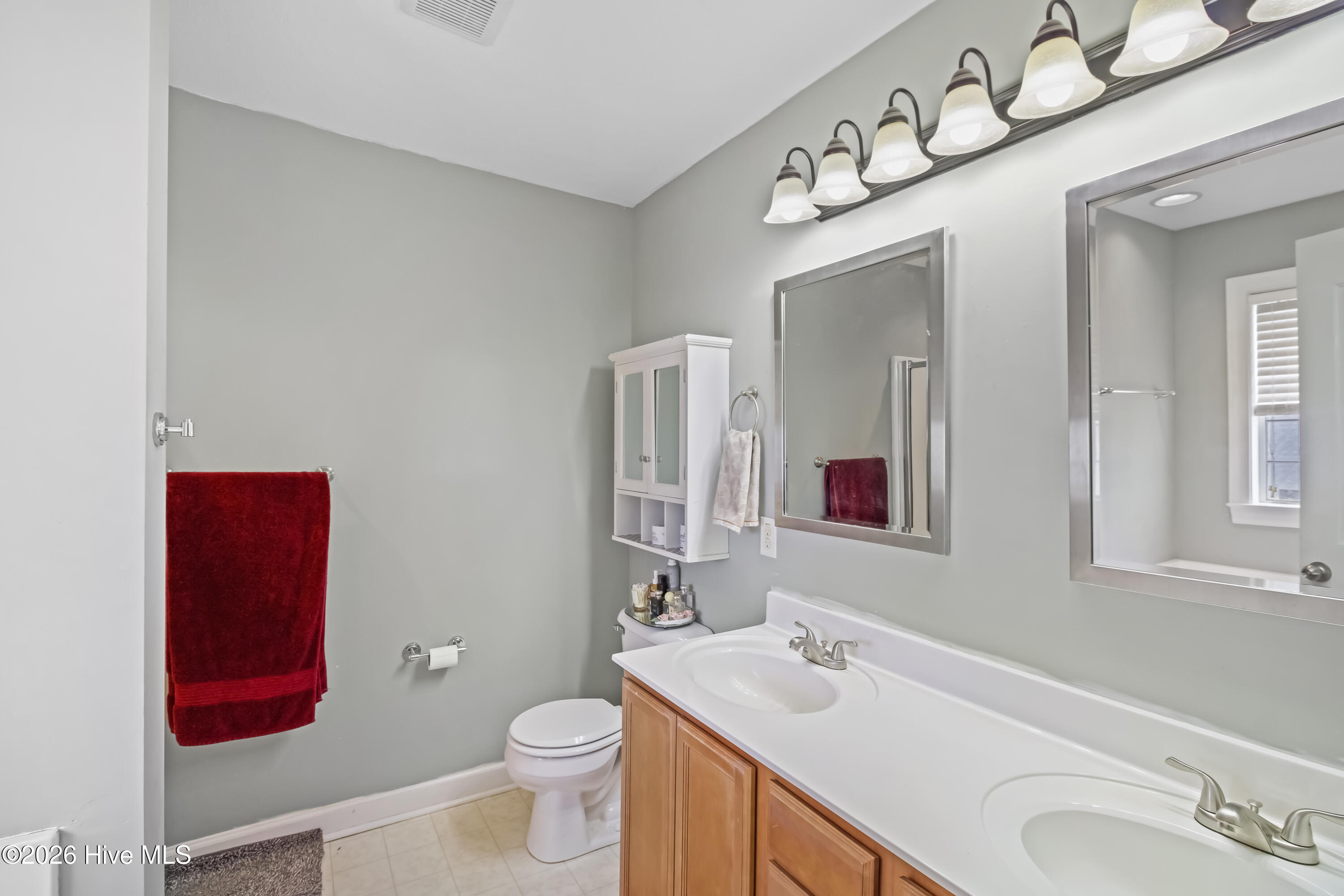 100561331 | Photo 30