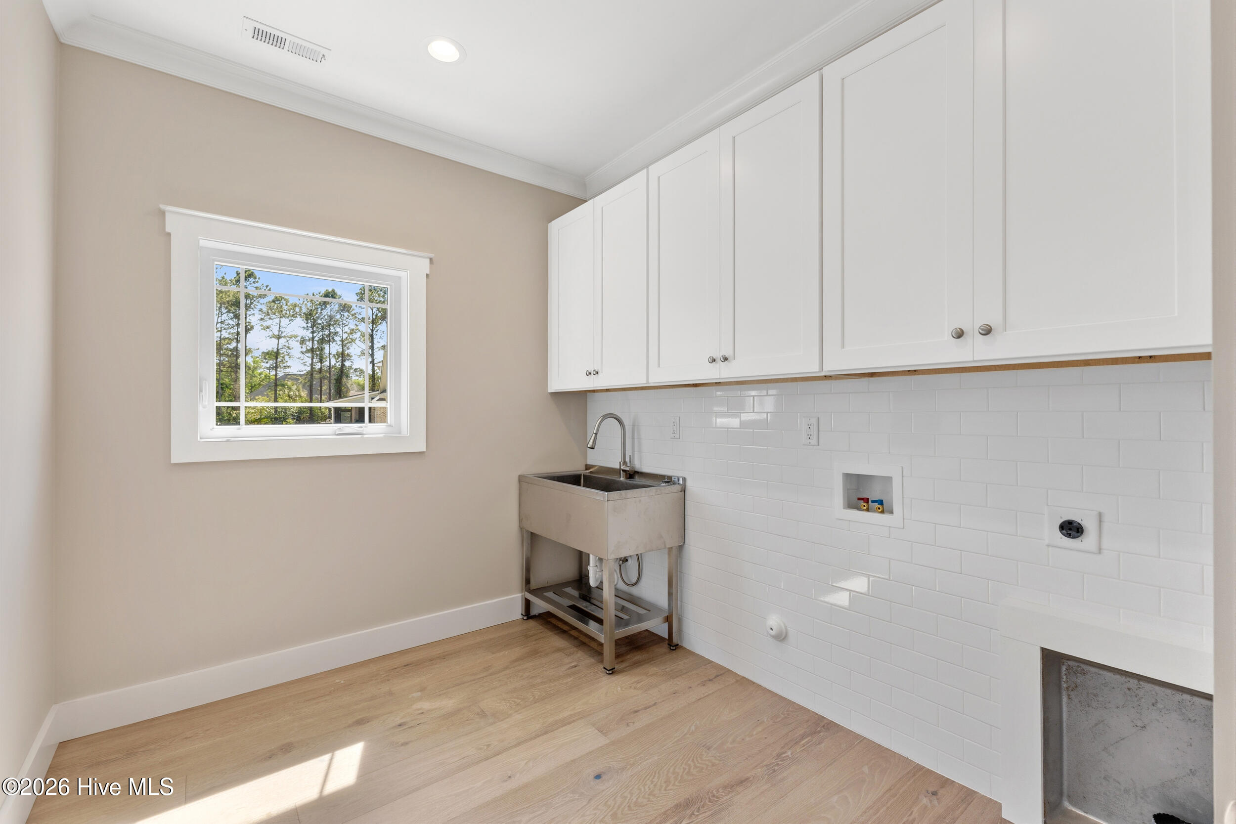 100566568 | Photo 28