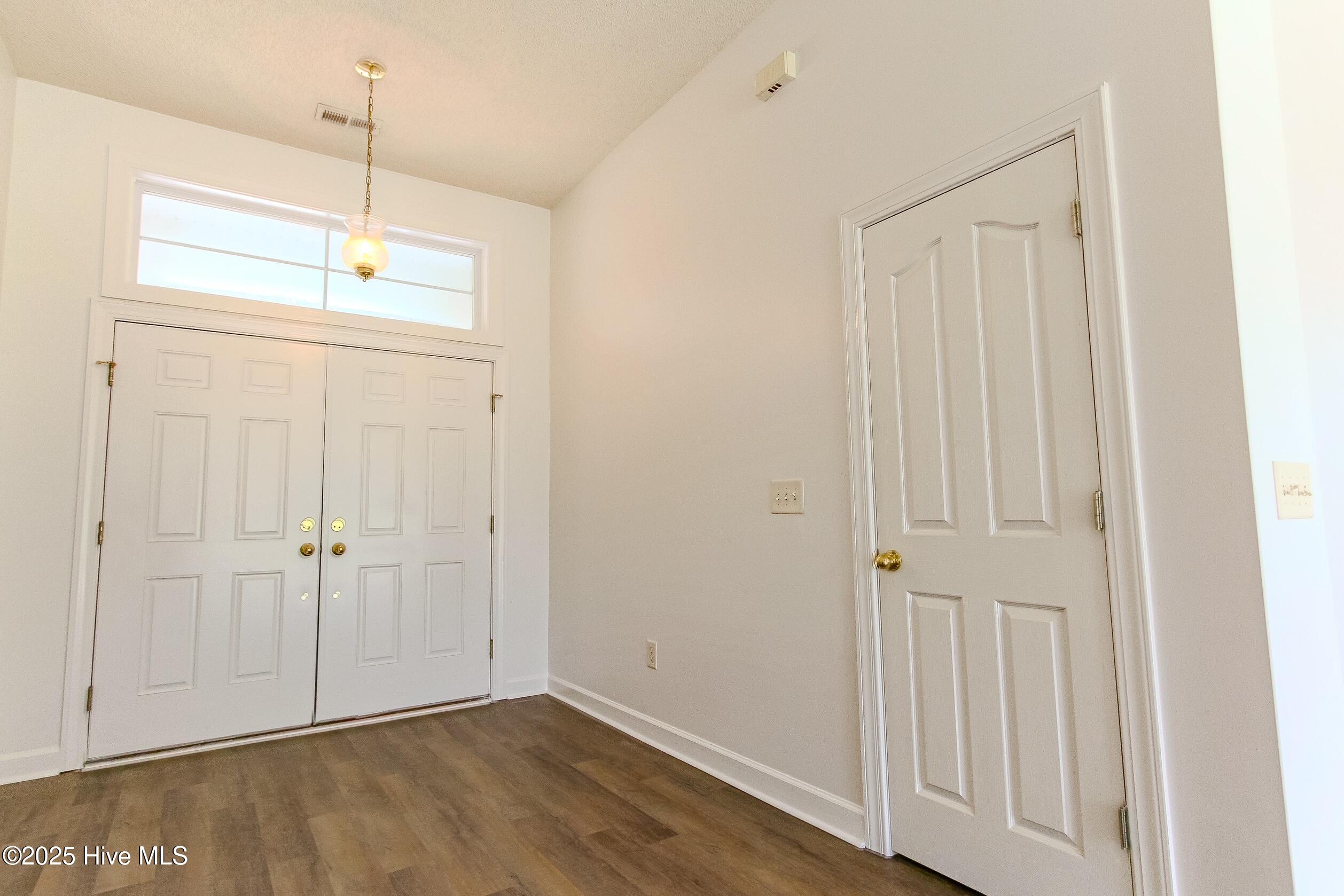 100525378 | Photo 13