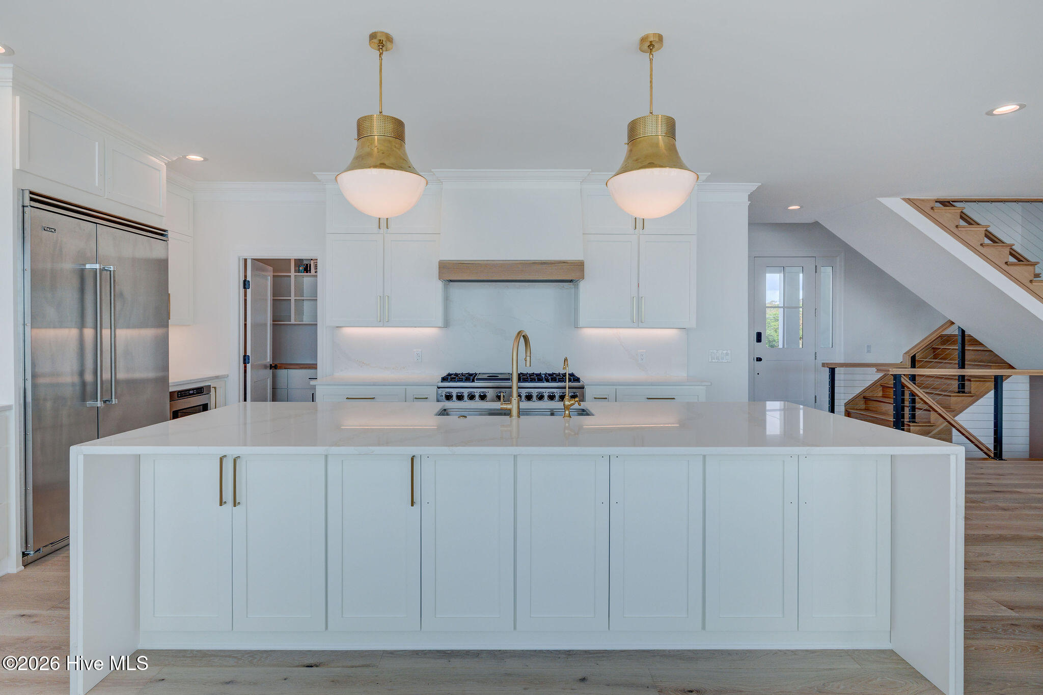 100556815 | Photo 18