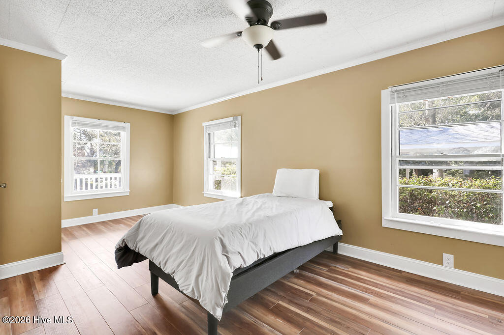 100553001 | Photo 18