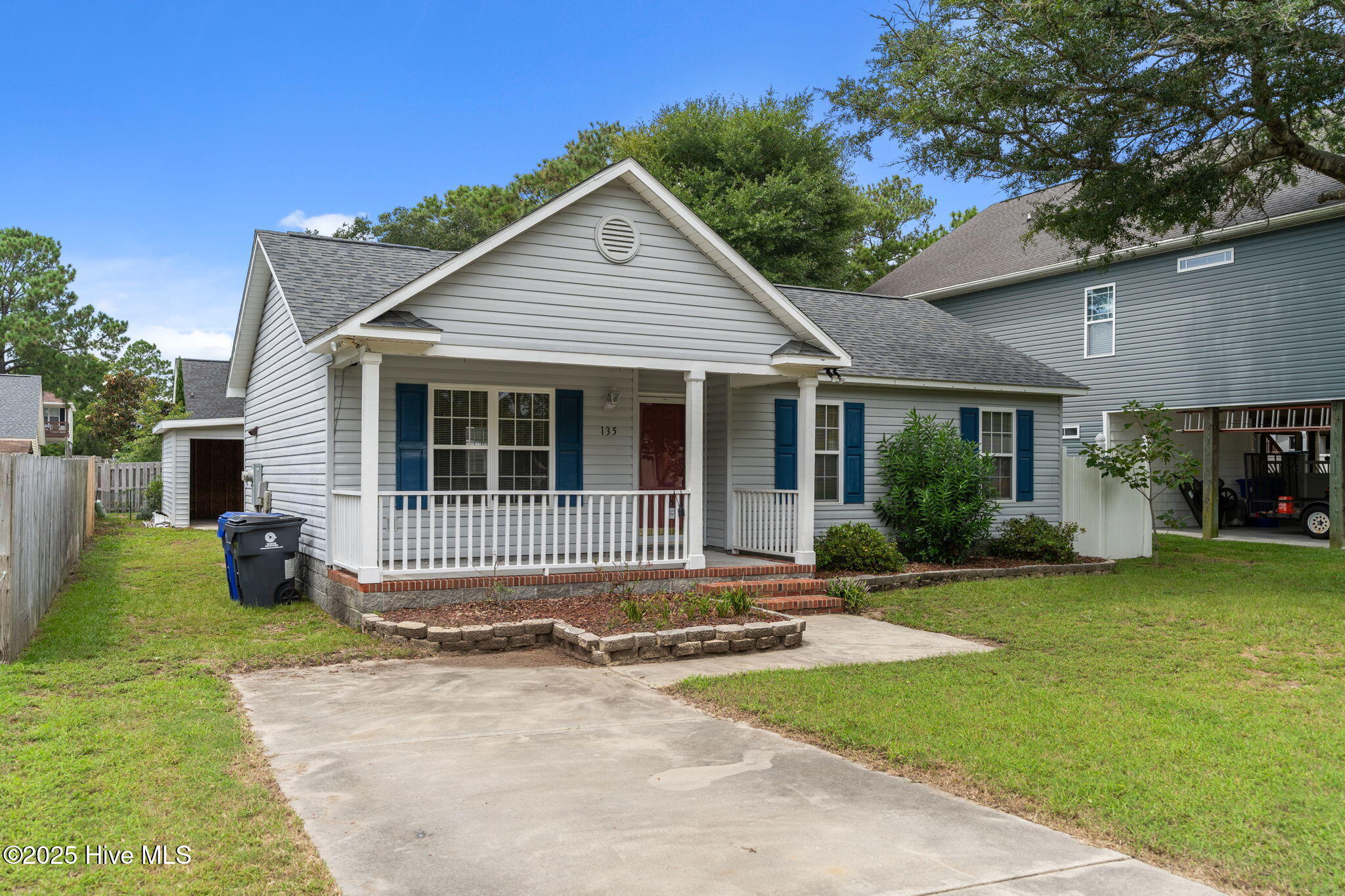 100526319 | Photo 11