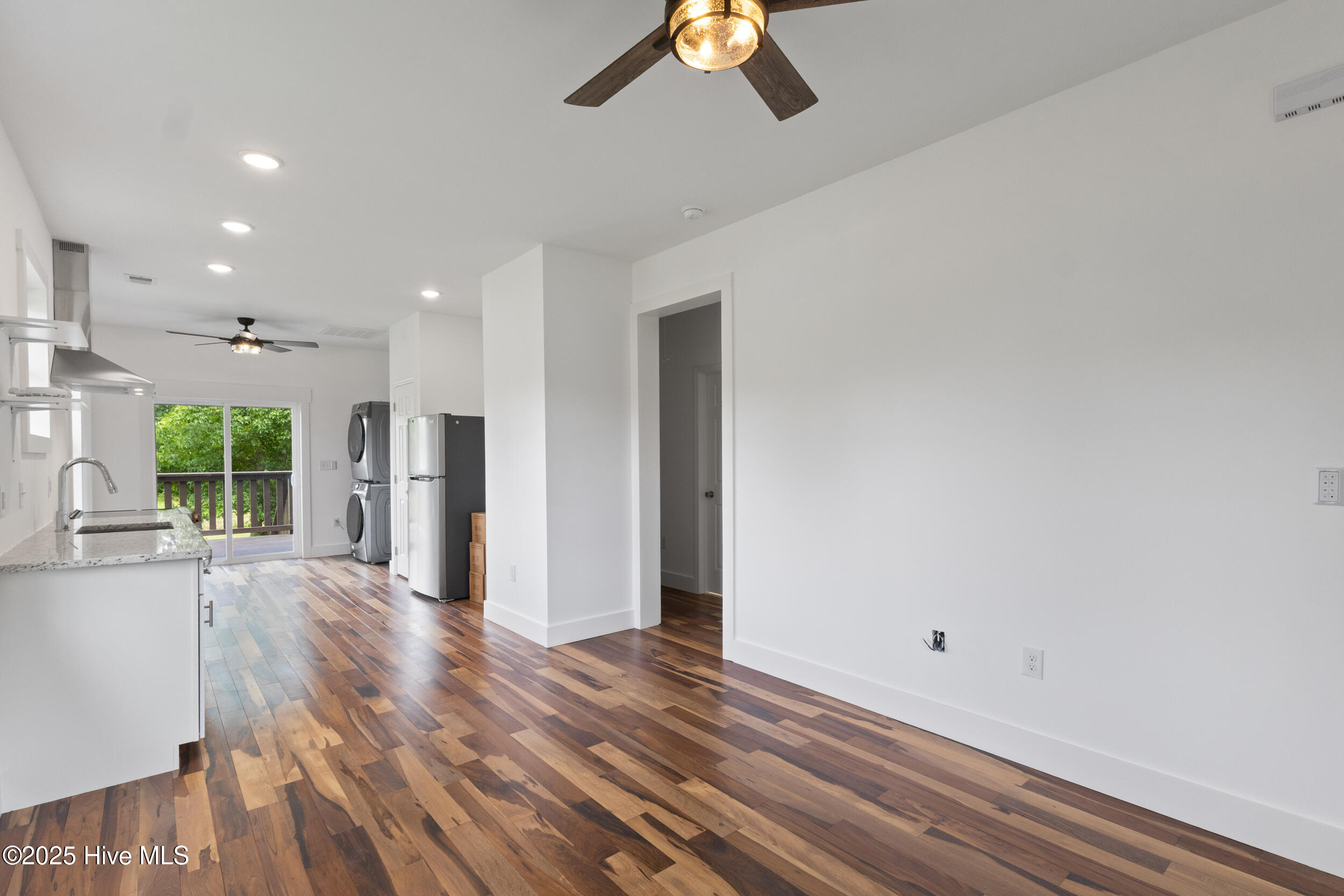 100513761 | Photo 10