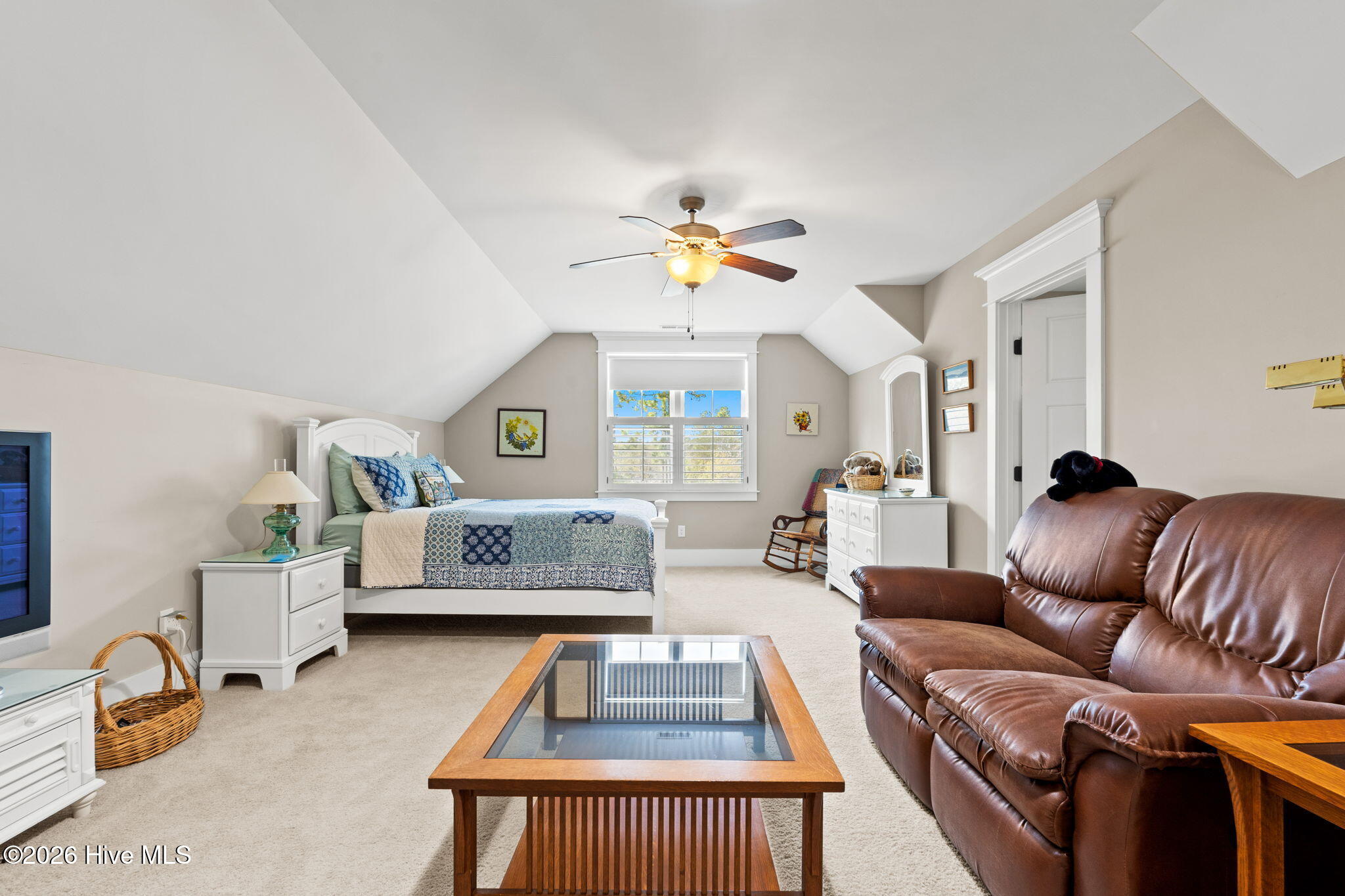 100566382 | Photo 37