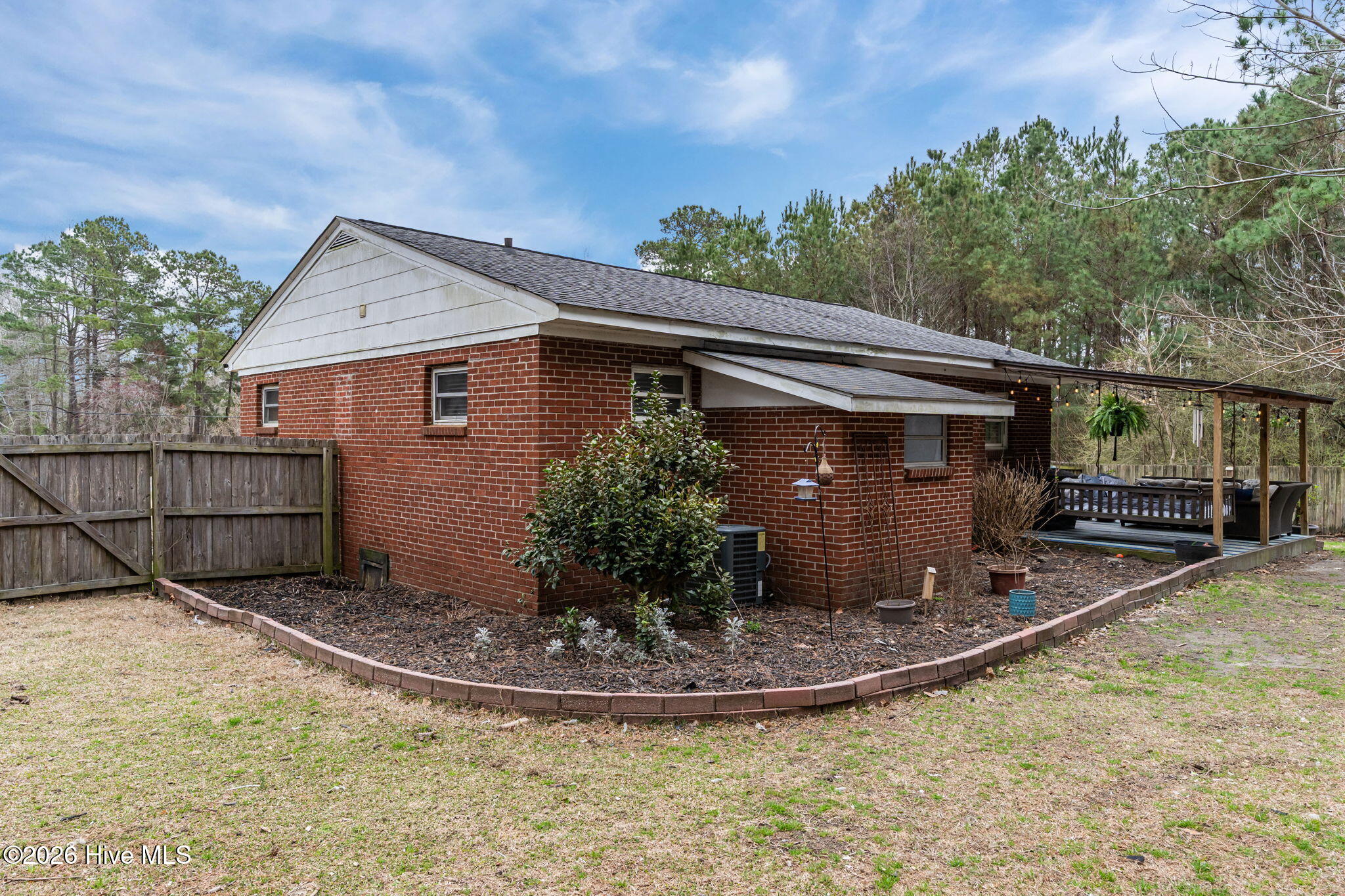 100557661 | Photo 40