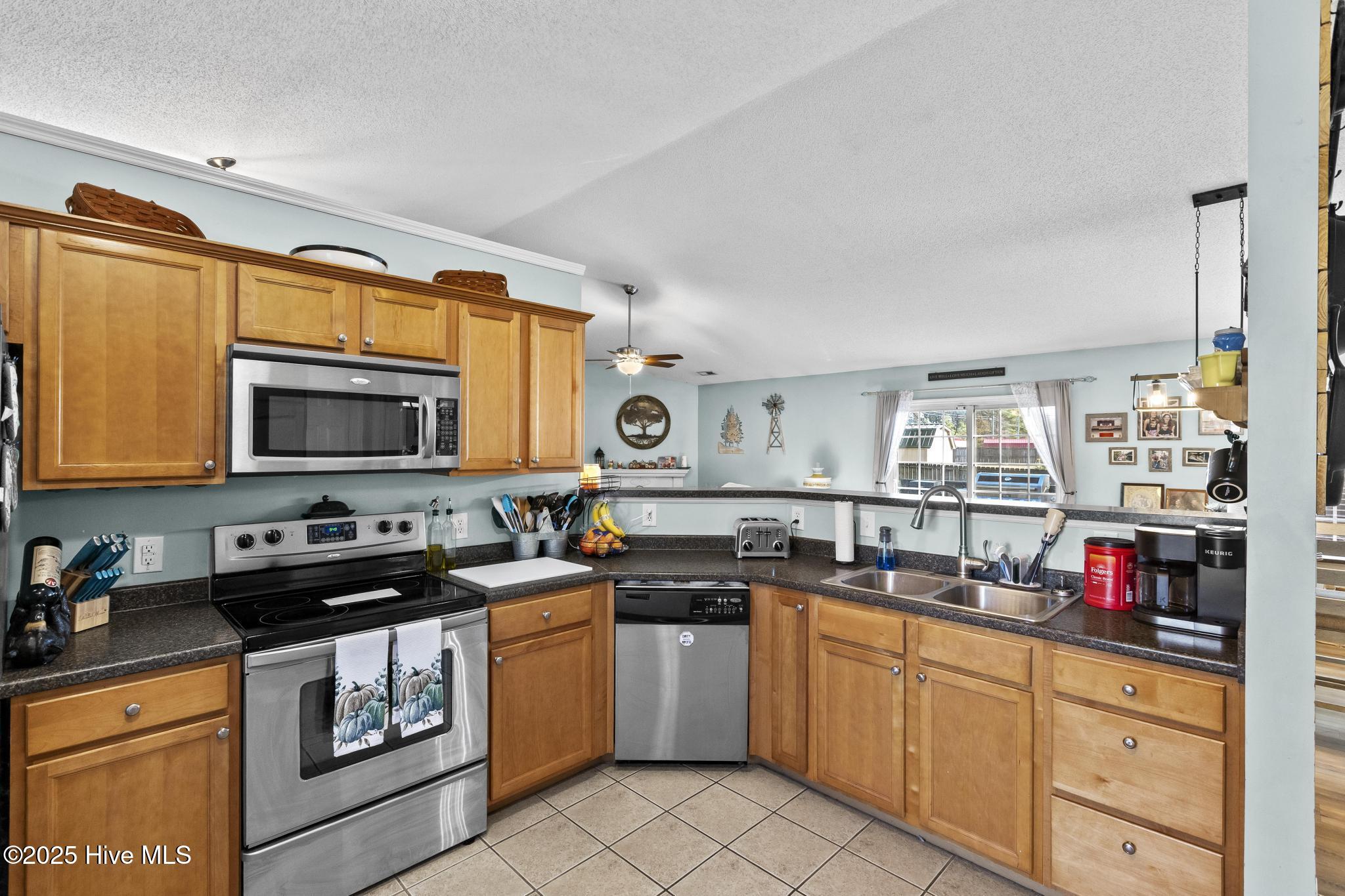 100542595 | Photo 13