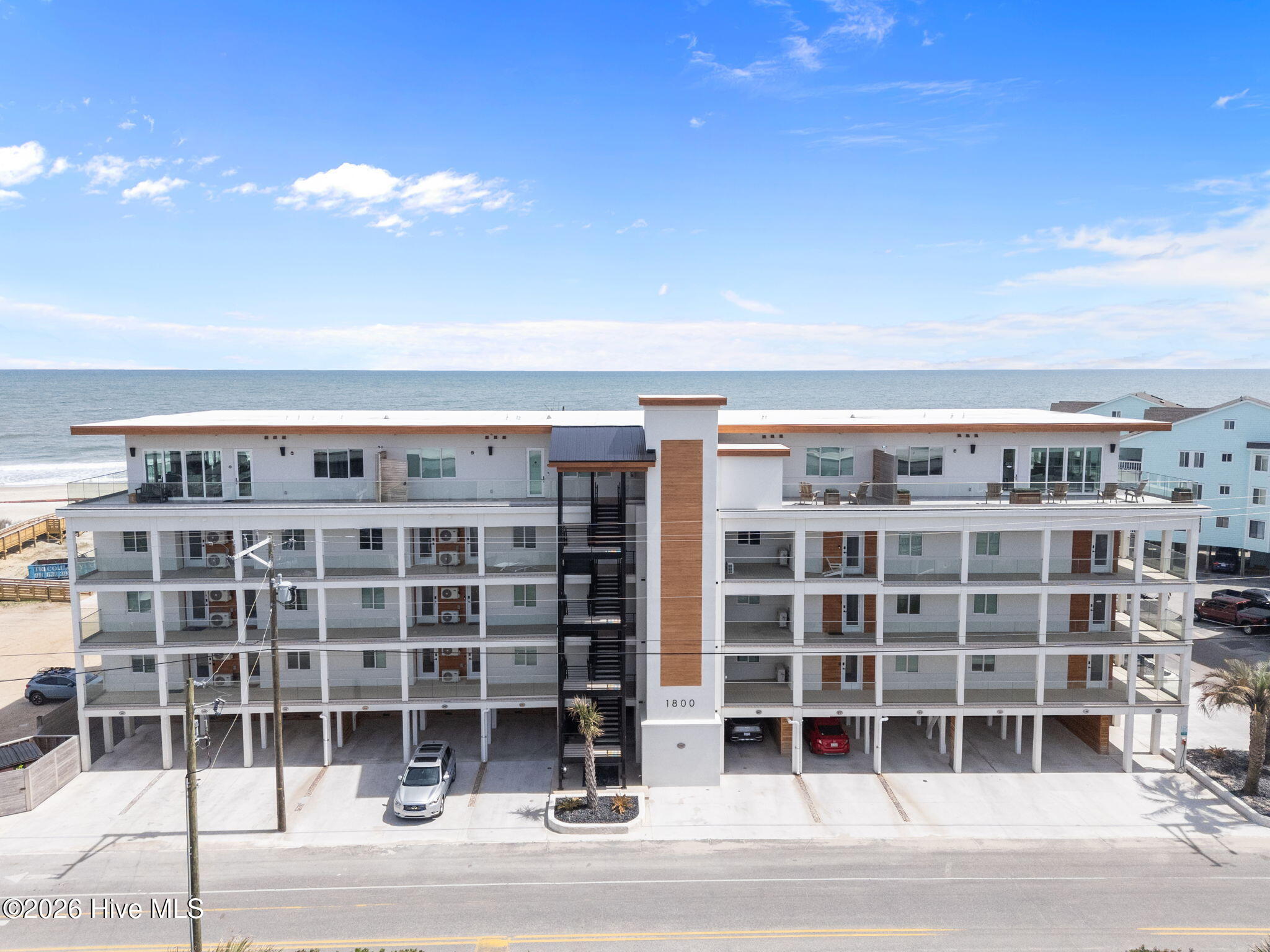 100566636 | Photo 34