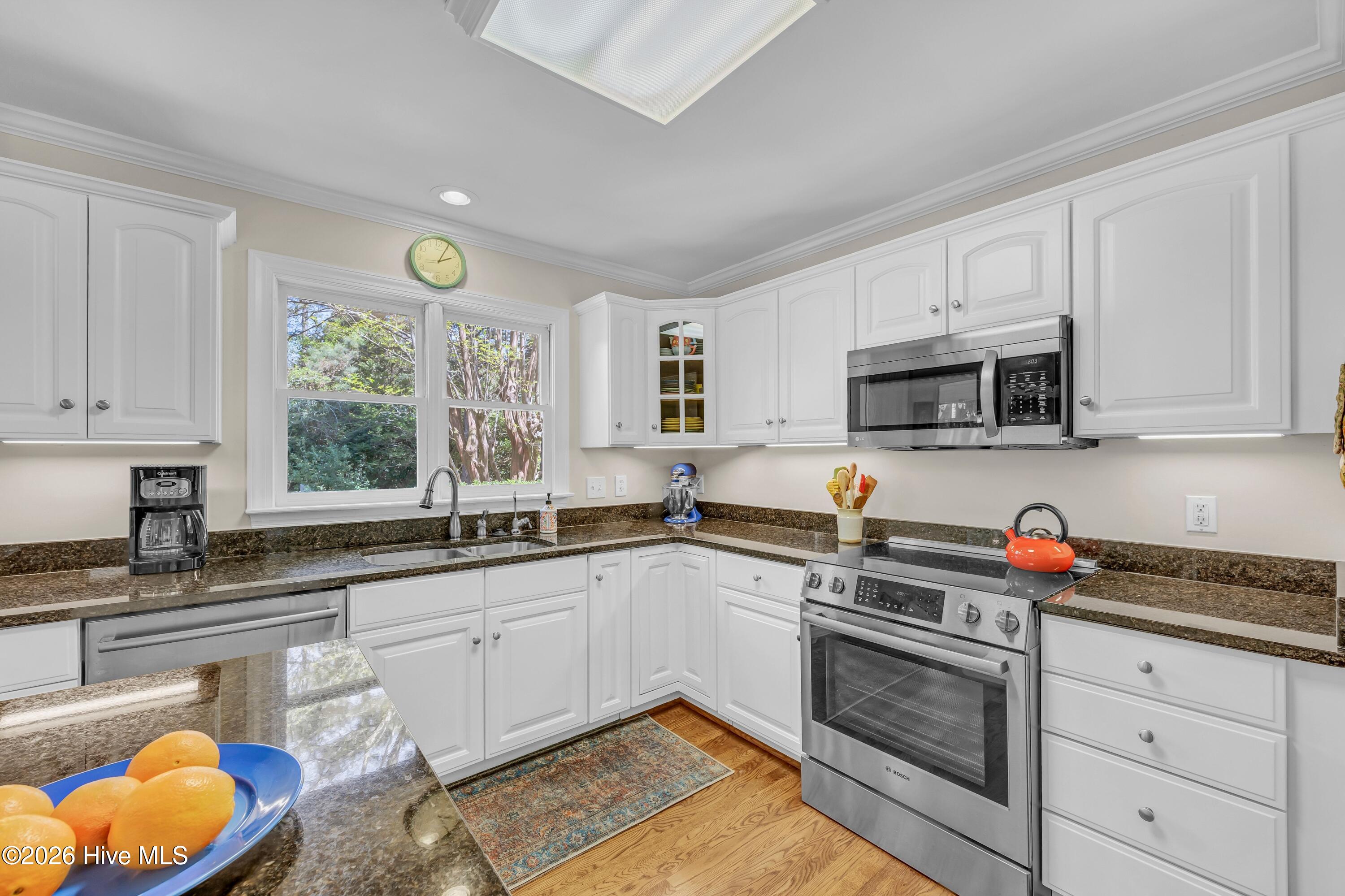 100566684 | Photo 15