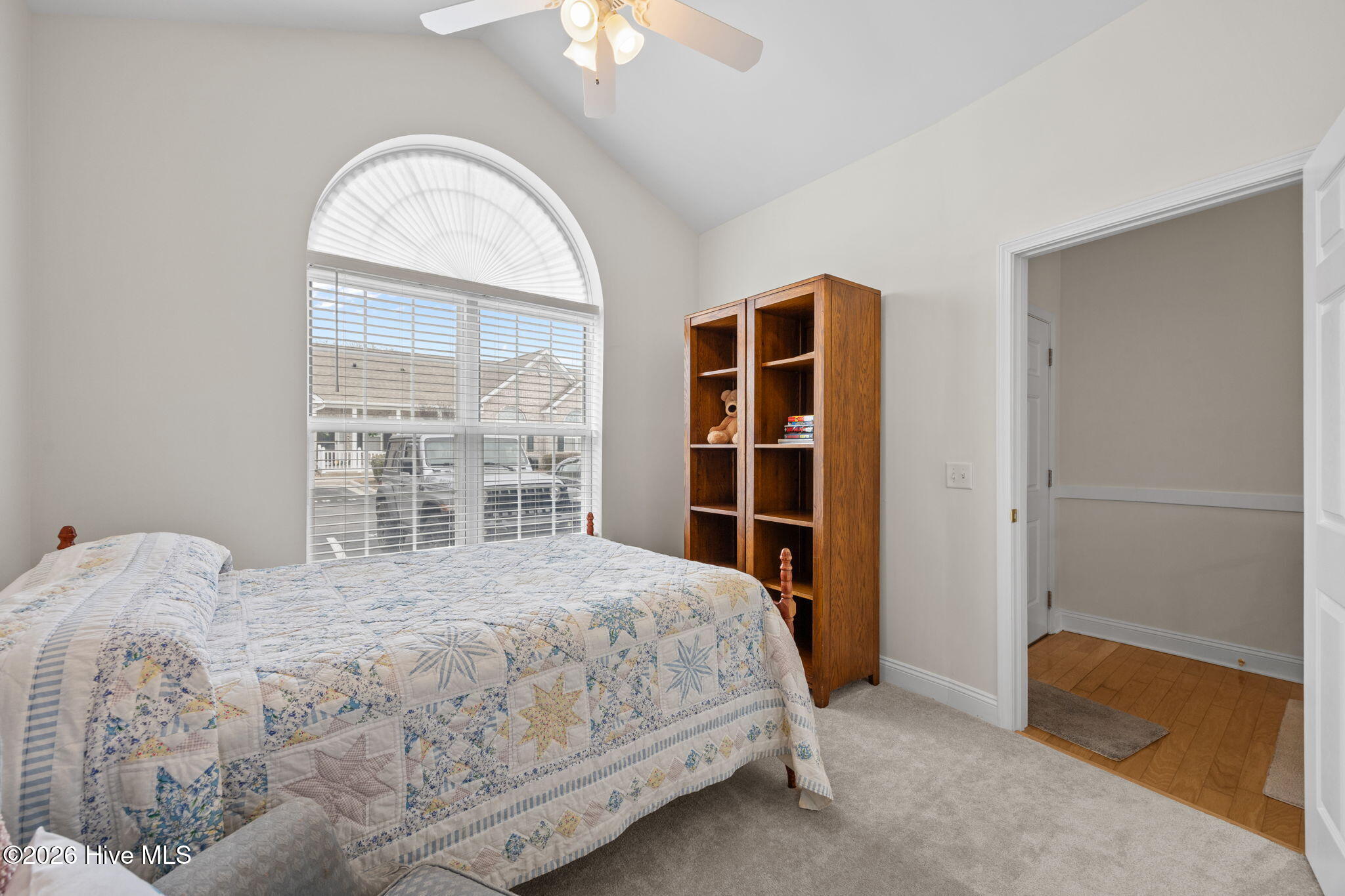 100556175 | Photo 29