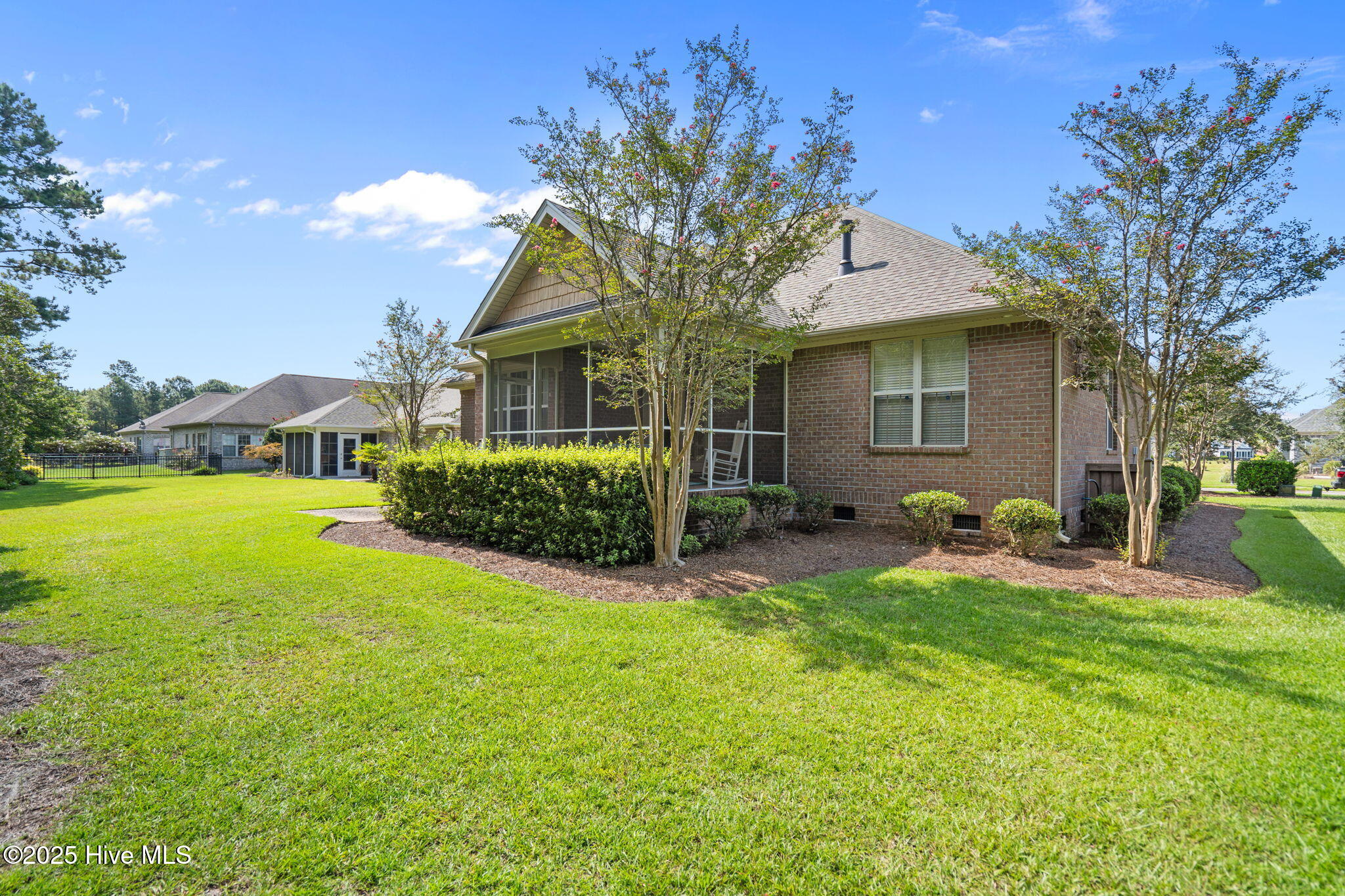 100525755 | Photo 41