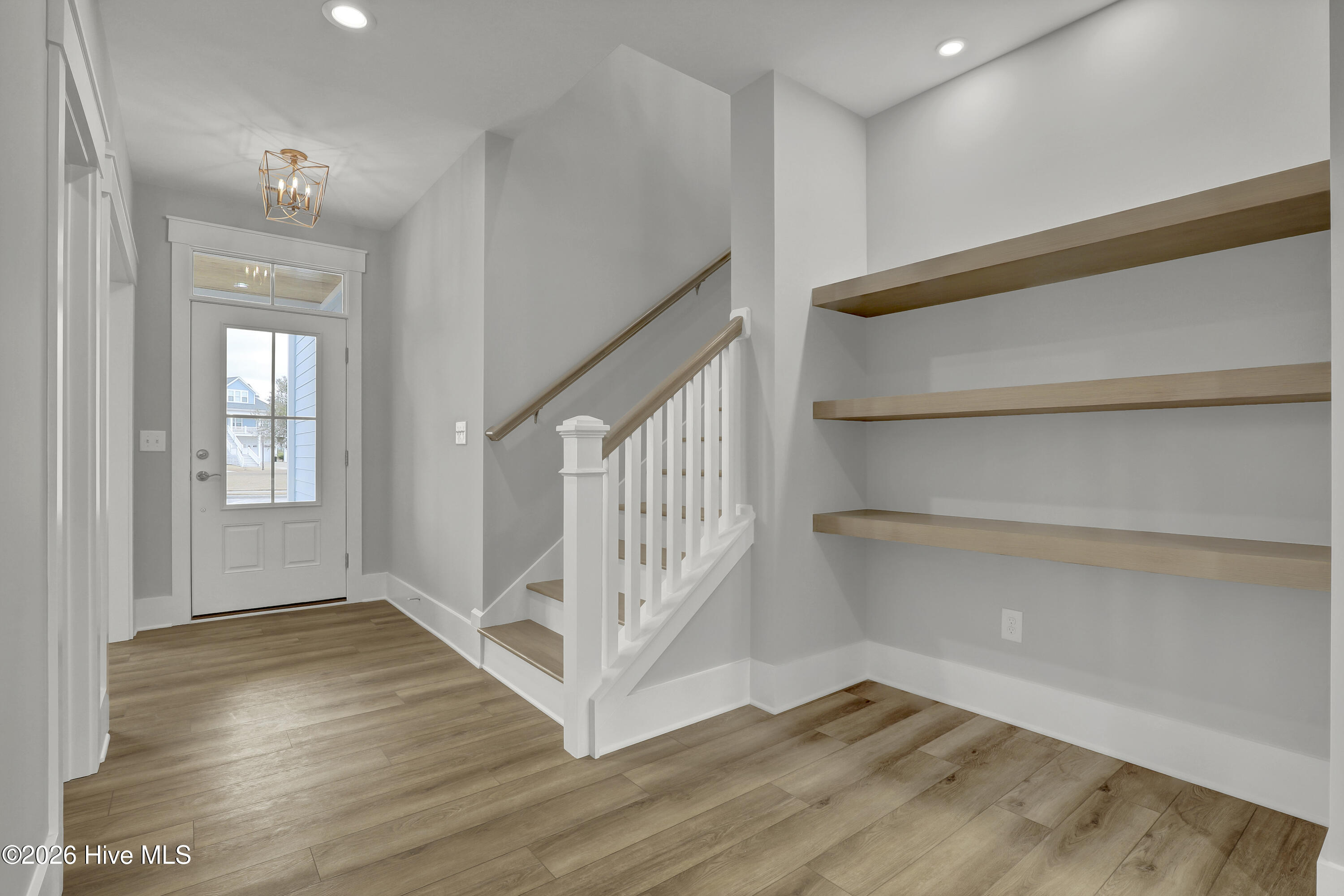 100534005 | Photo 21