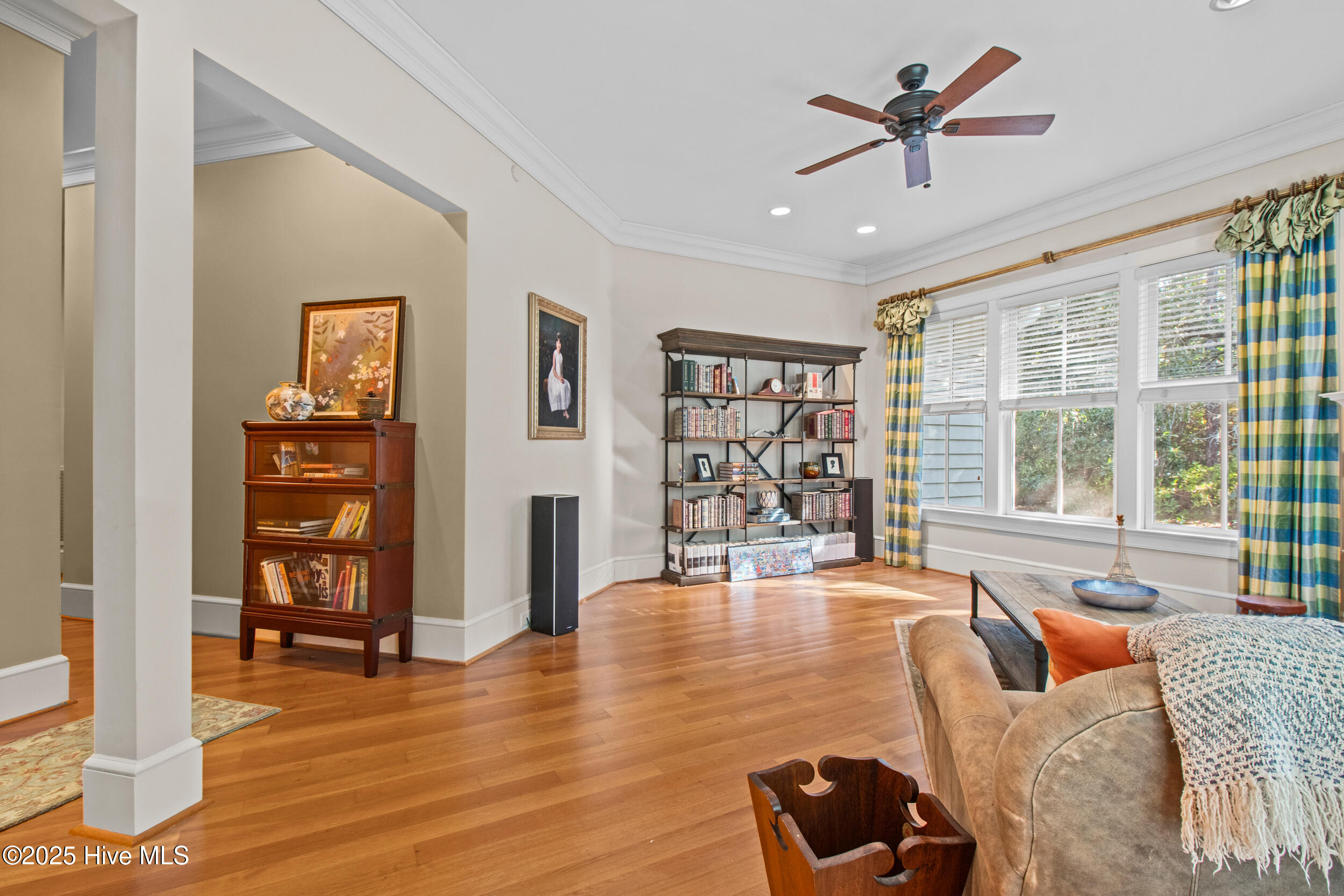 100540222 | Photo 22