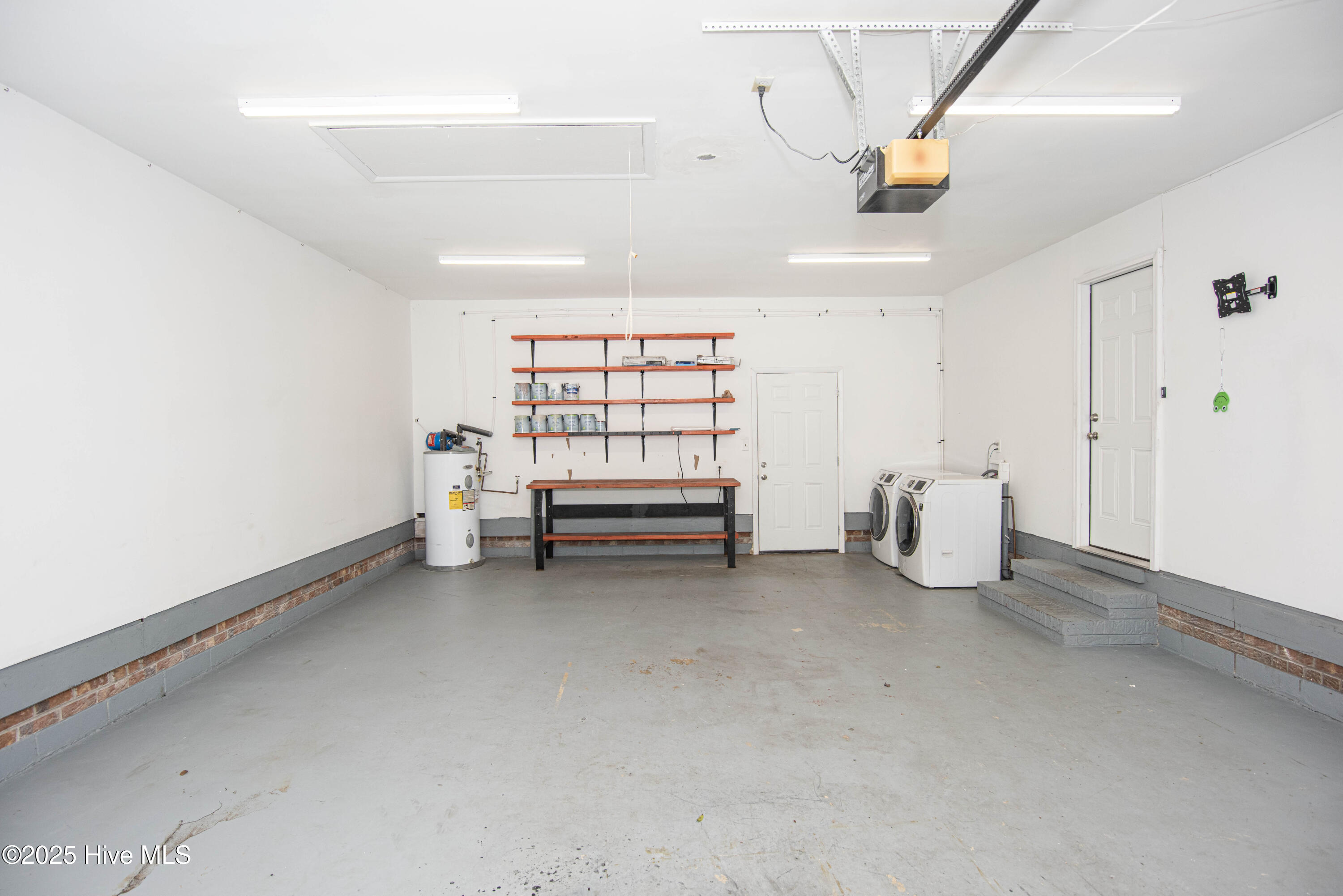 100536196 | Photo 17