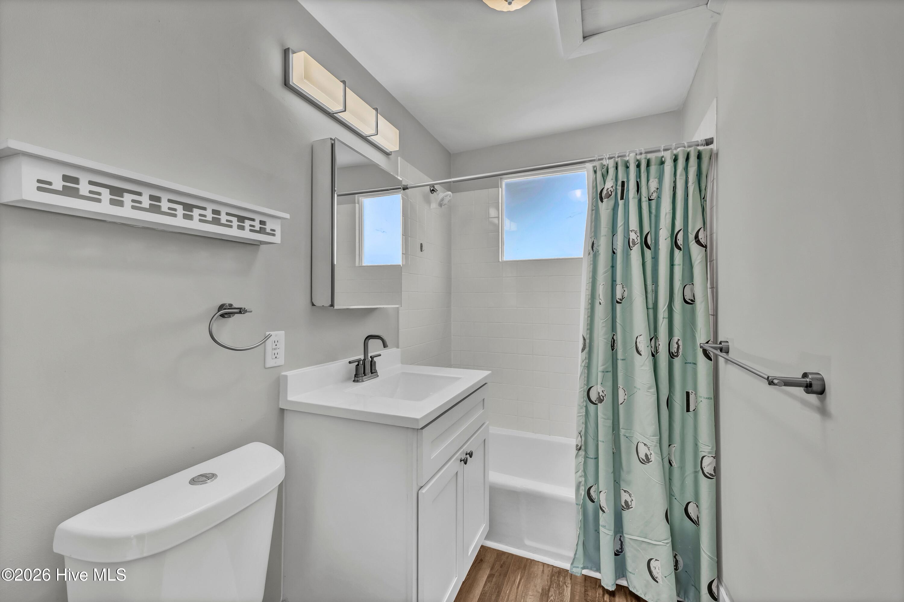 100555907 | Photo 21