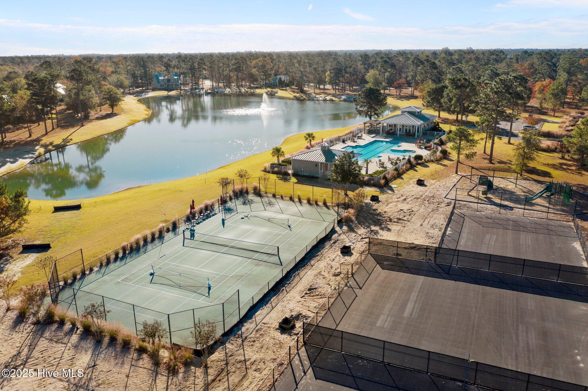 100510786 | Photo 72