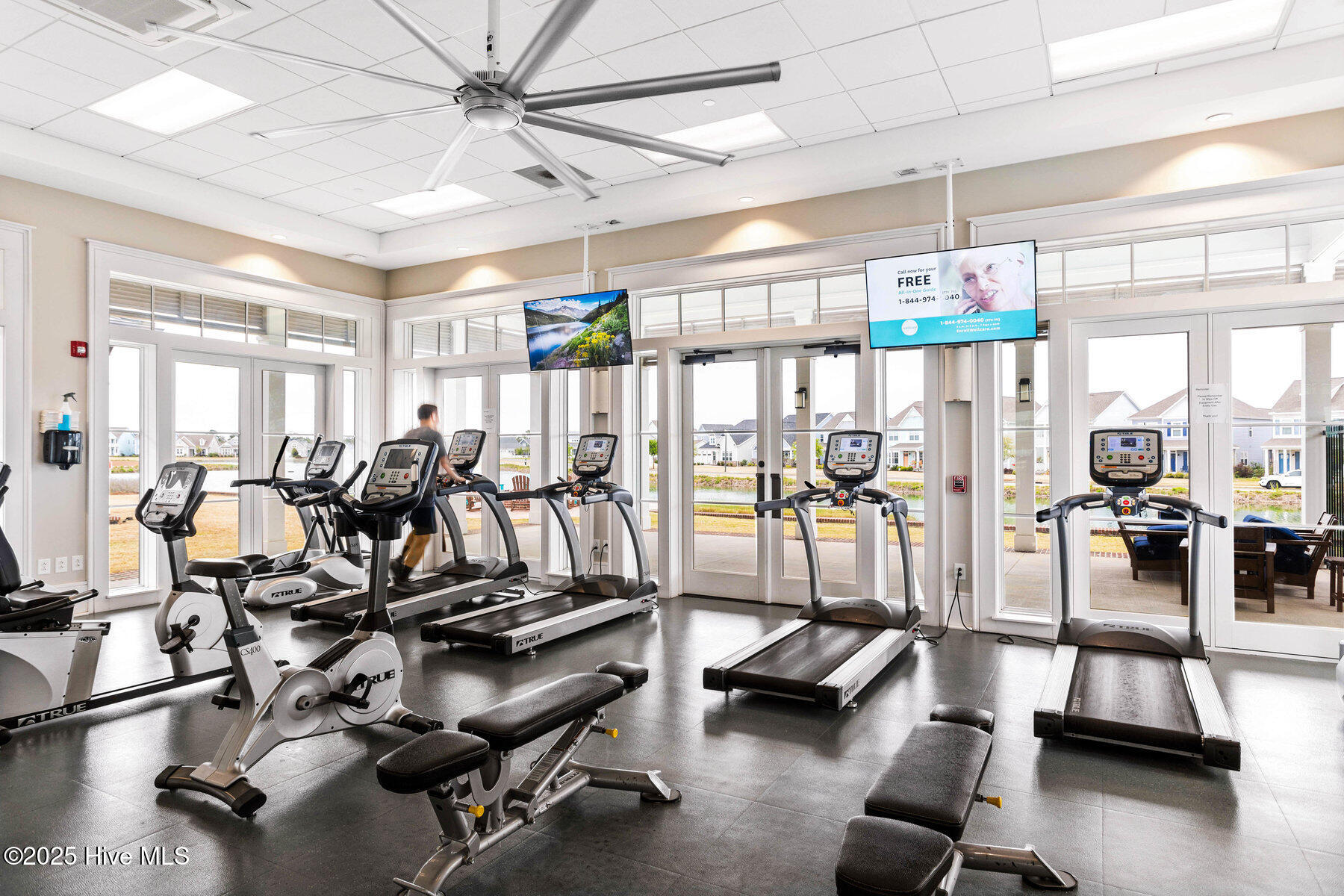 100547714 | Photo 48