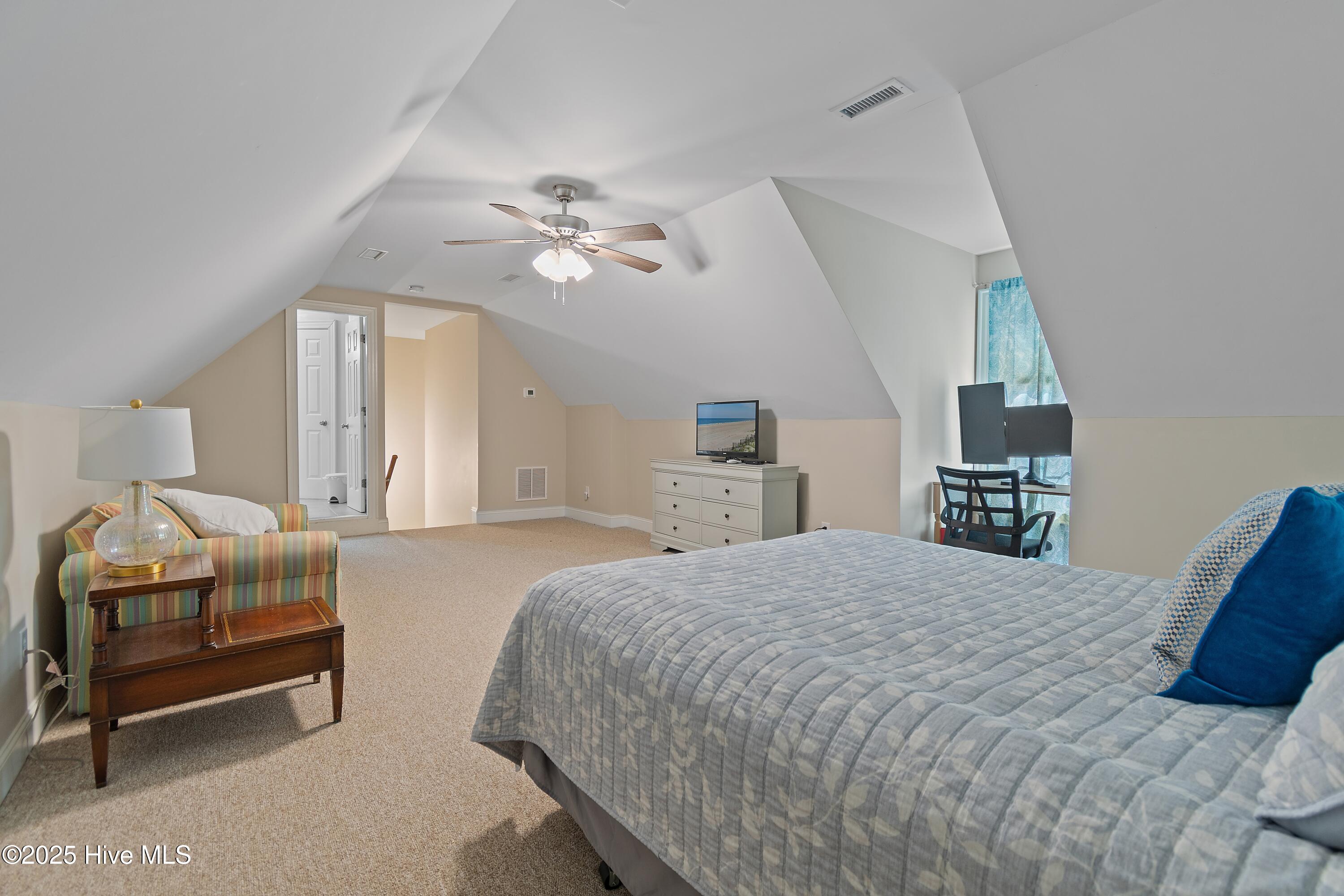 100528627 | Photo 25