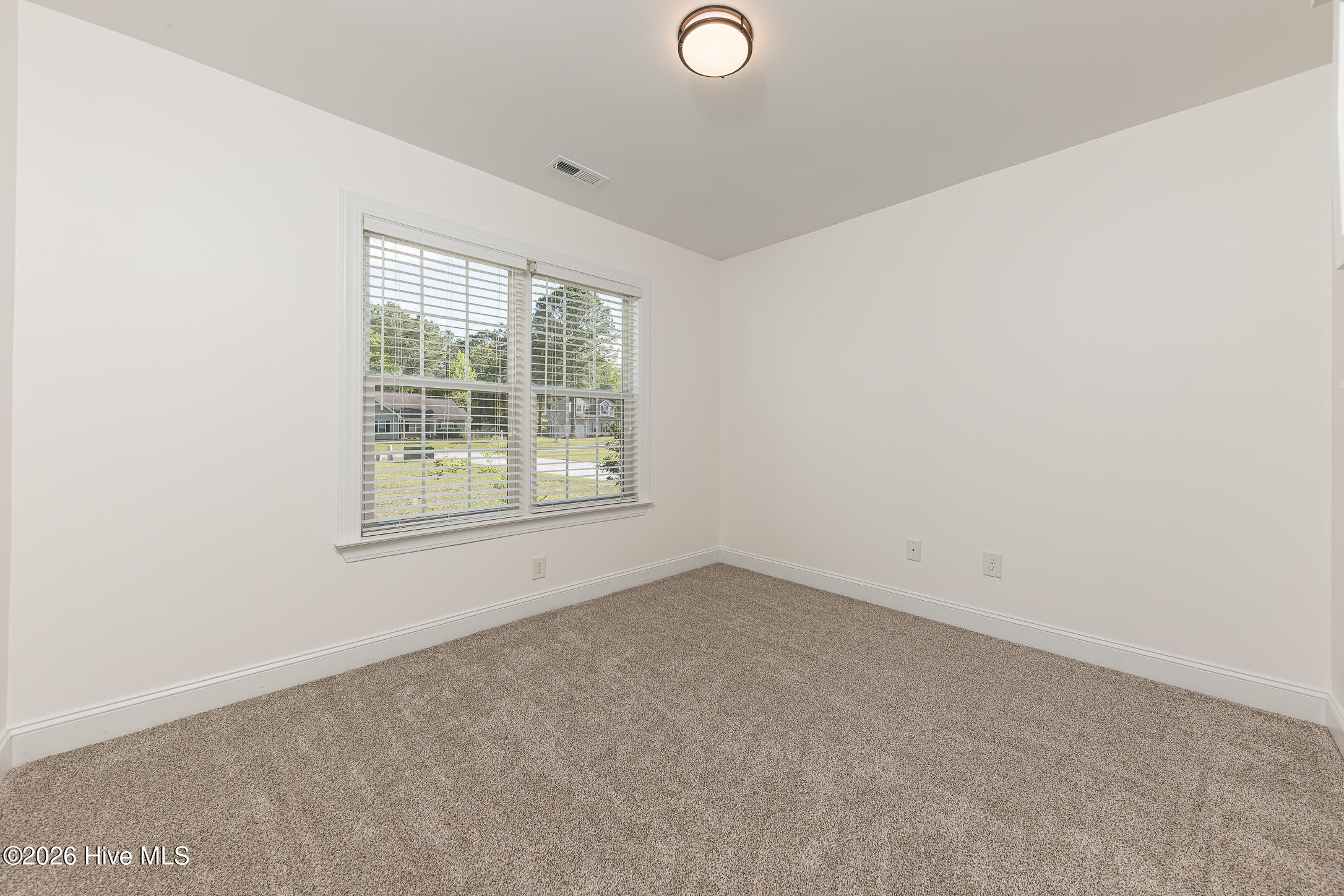 100566489 | Photo 43