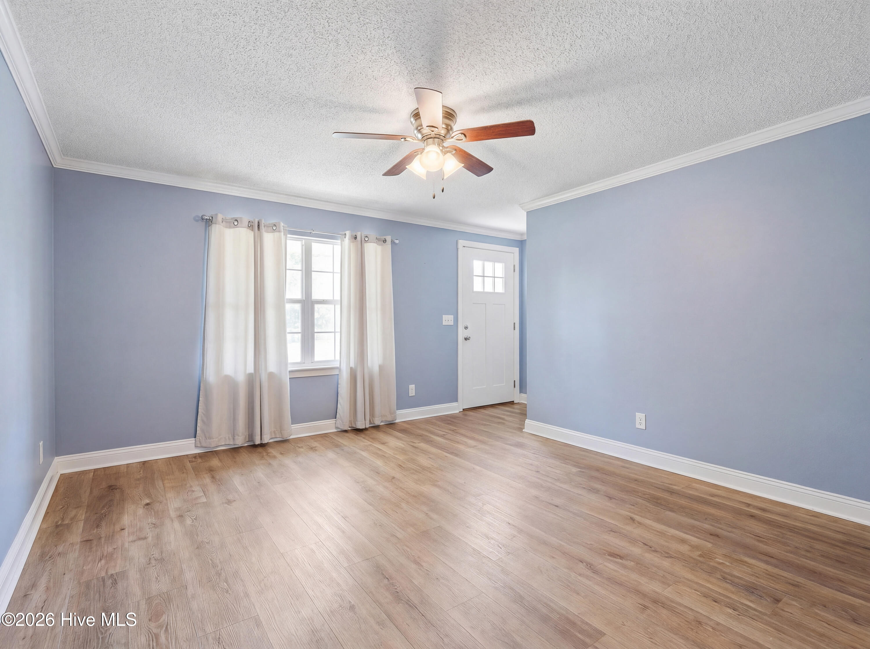 100568677 | Photo 19