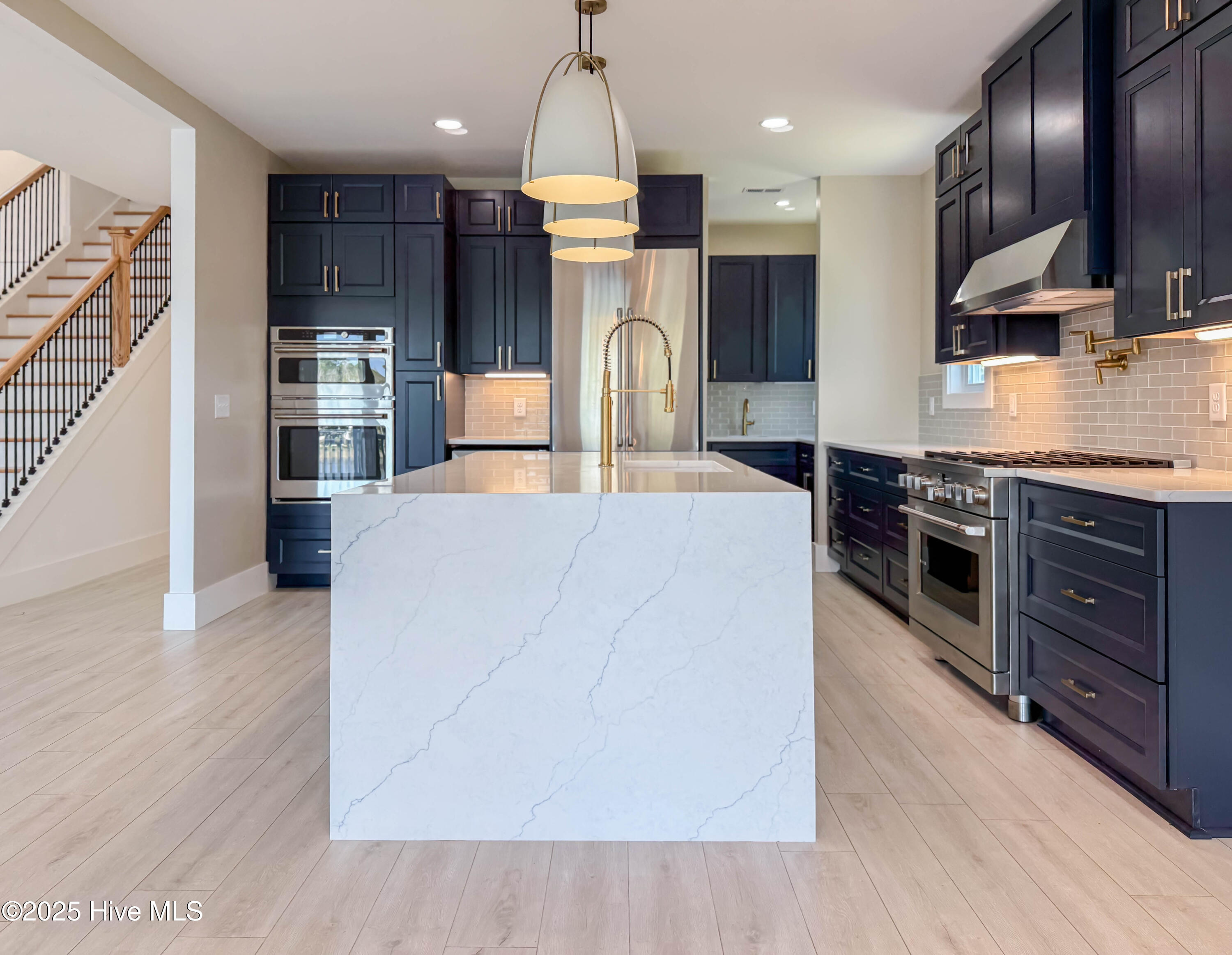 100539536 | Photo 14