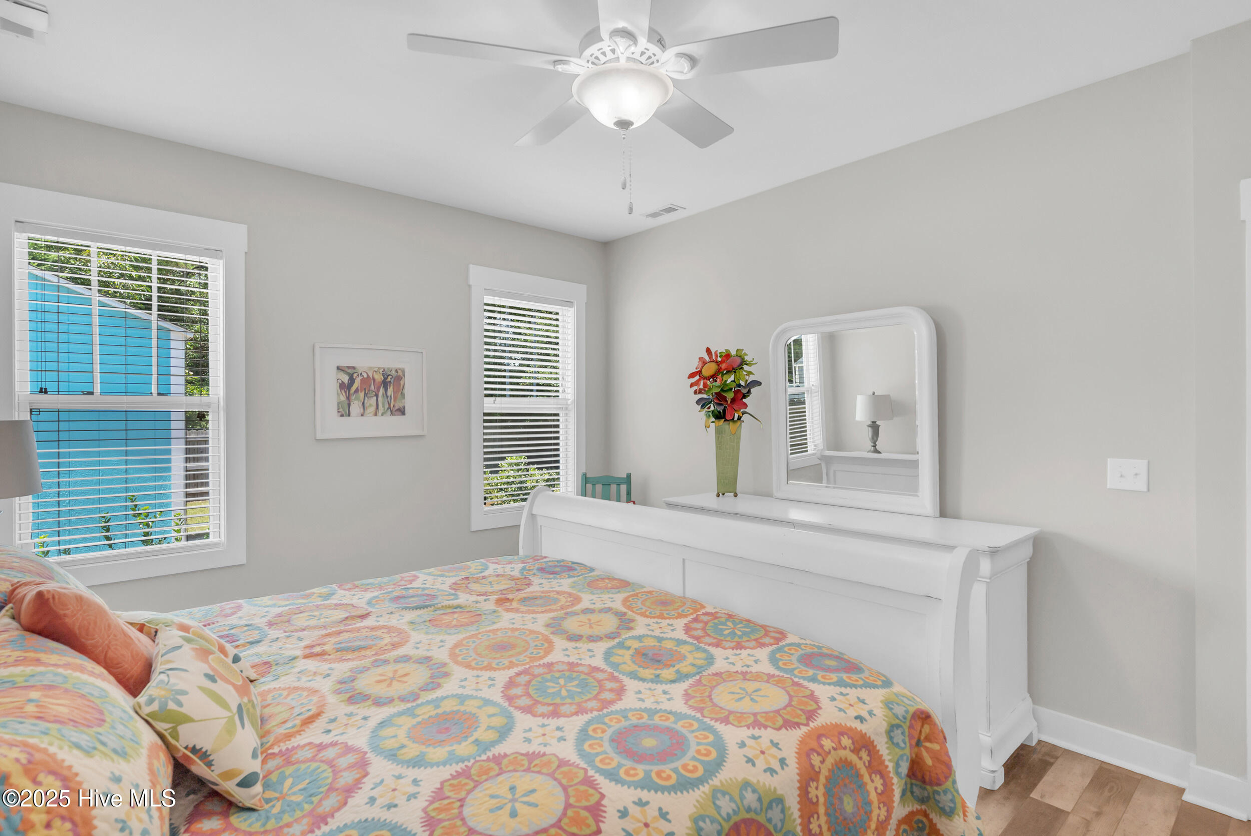 100521768 | Photo 15