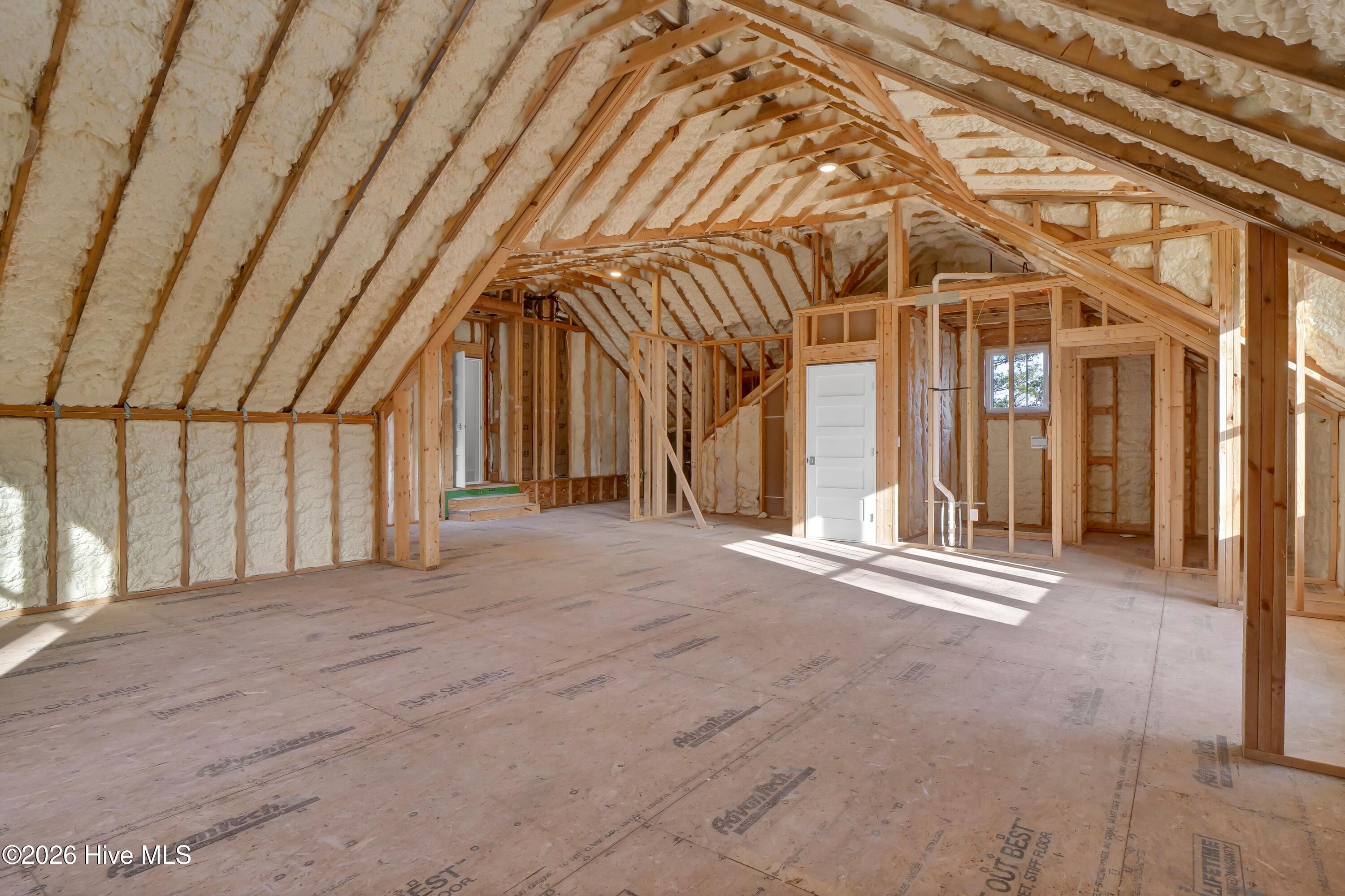 100553648 | Photo 61