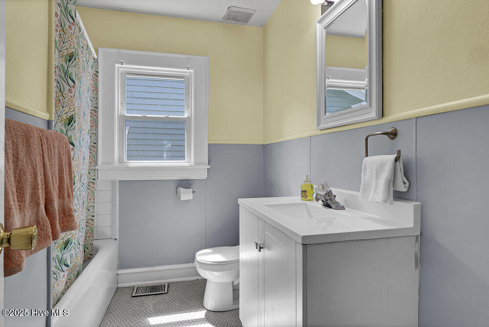 100508379 | Photo 26