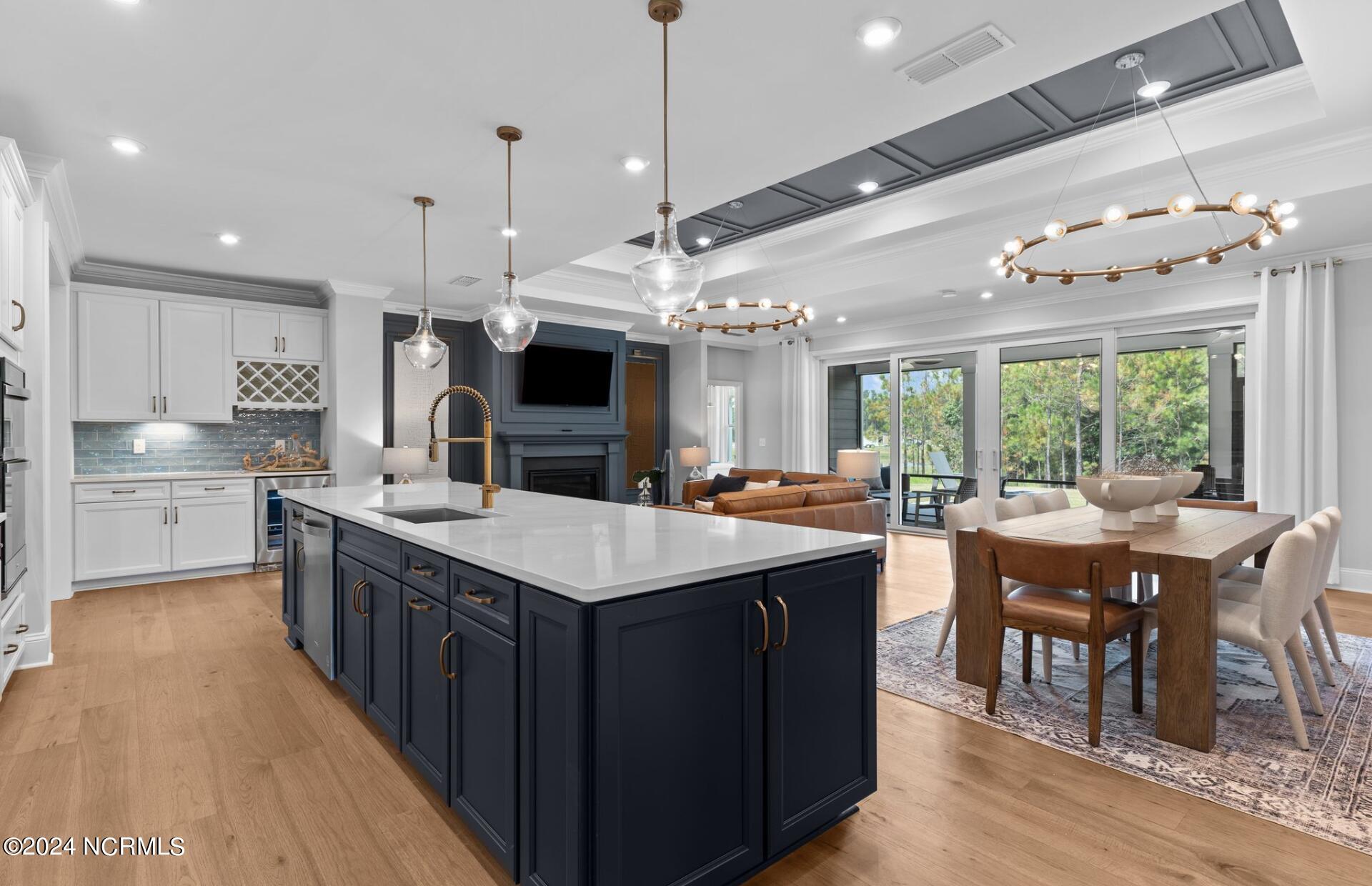 100535007 | Photo 11