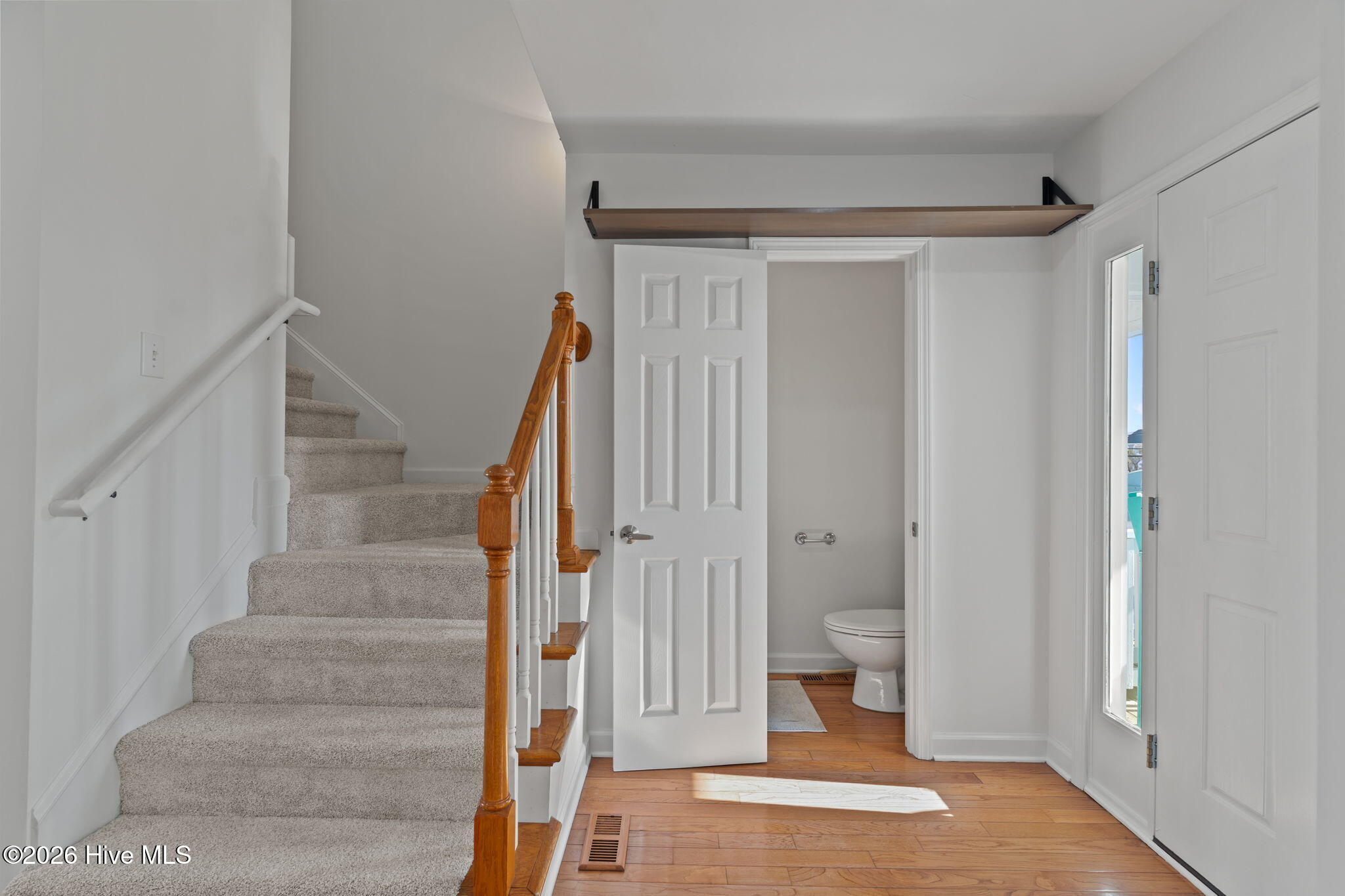 100563044 | Photo 25