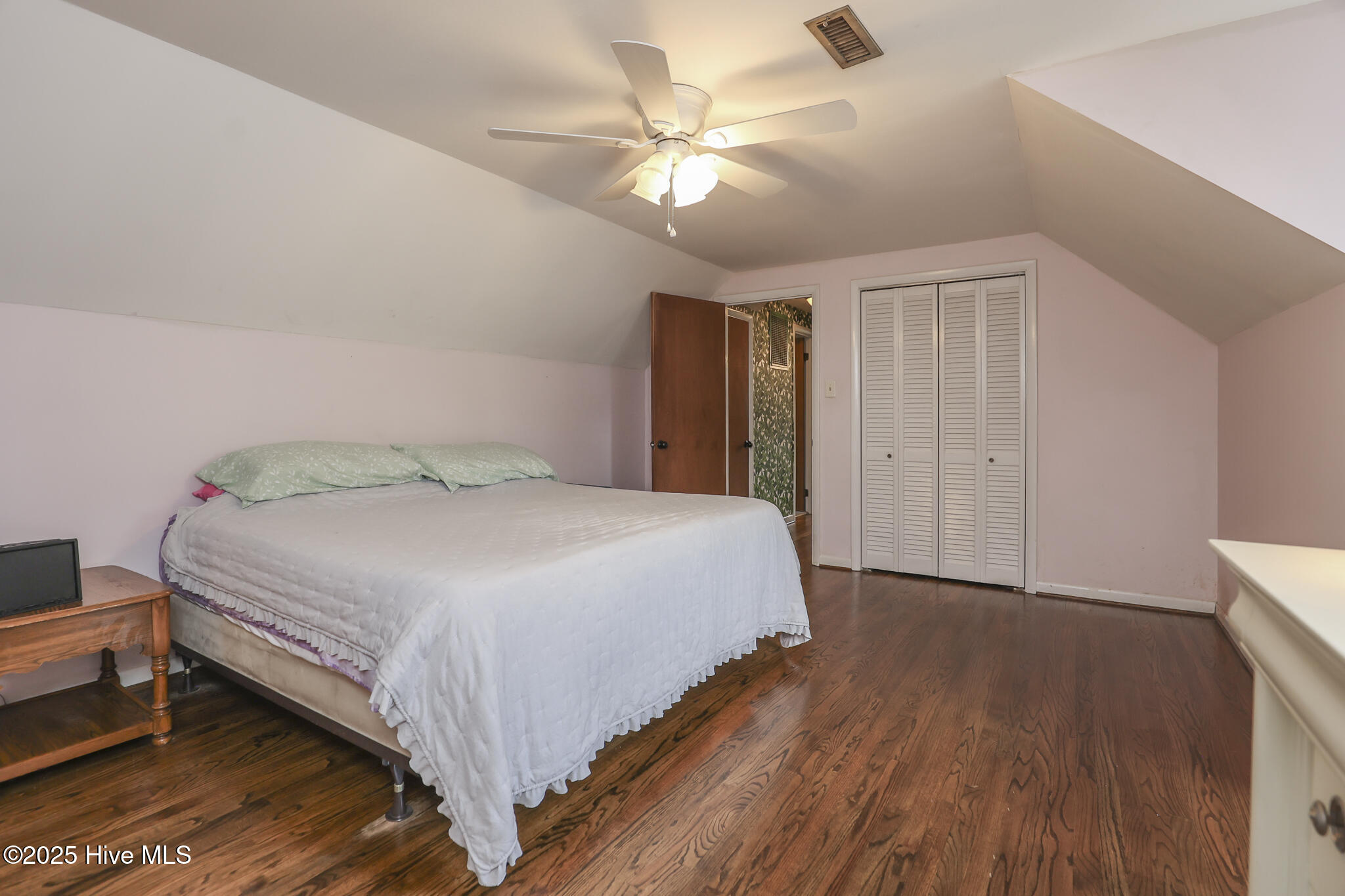 100524871 | Photo 42