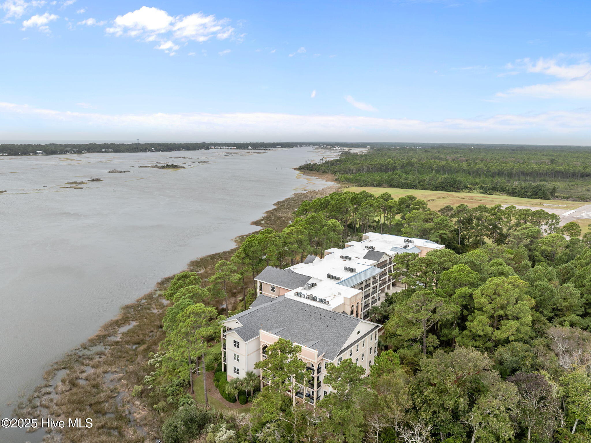 100535787 | Photo 45