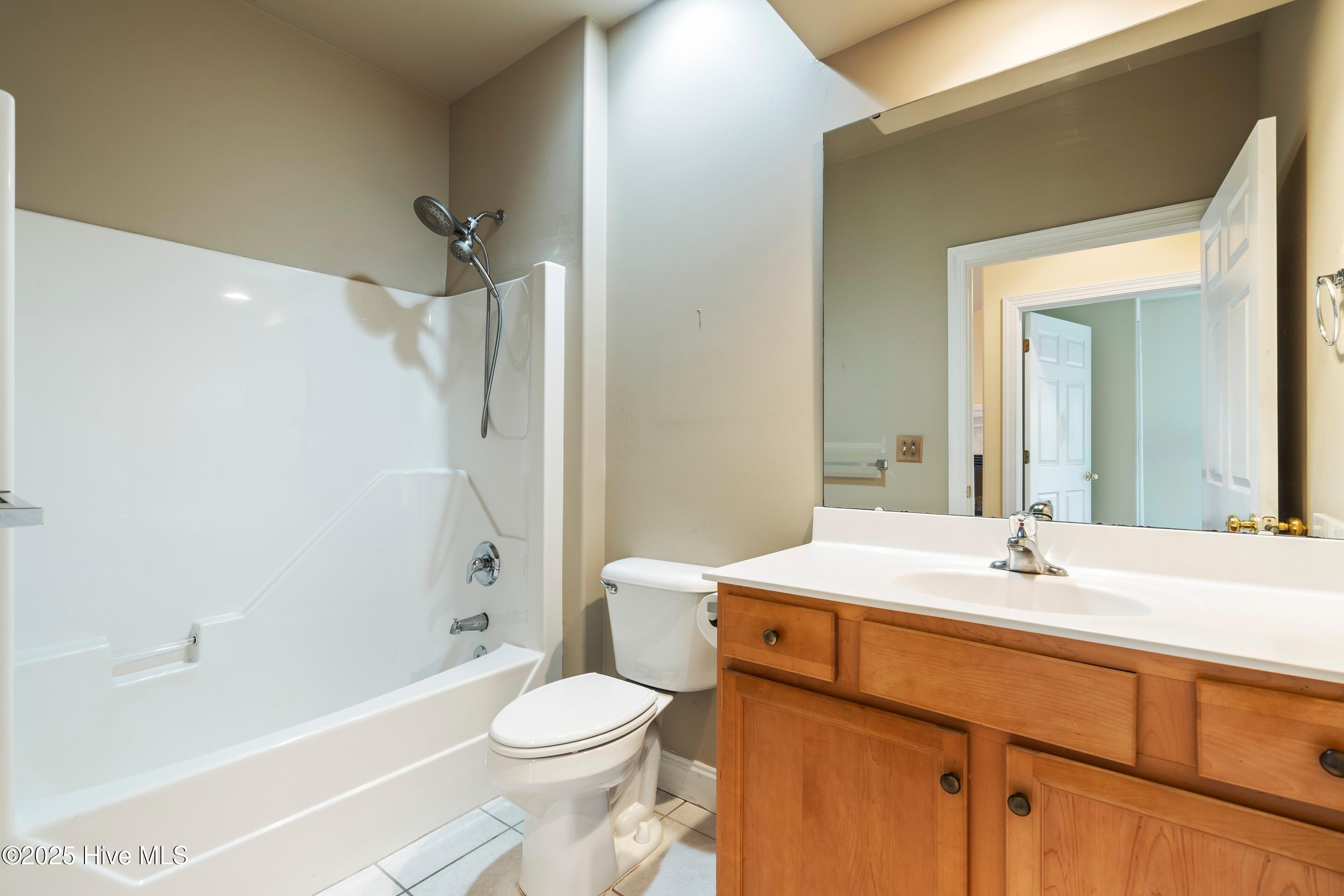 100532046 | Photo 33