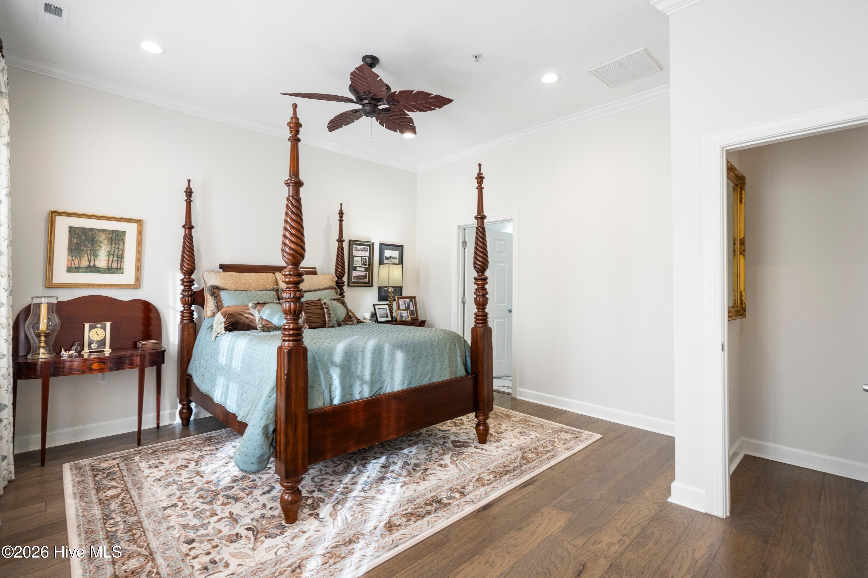 100550274 | Photo 22