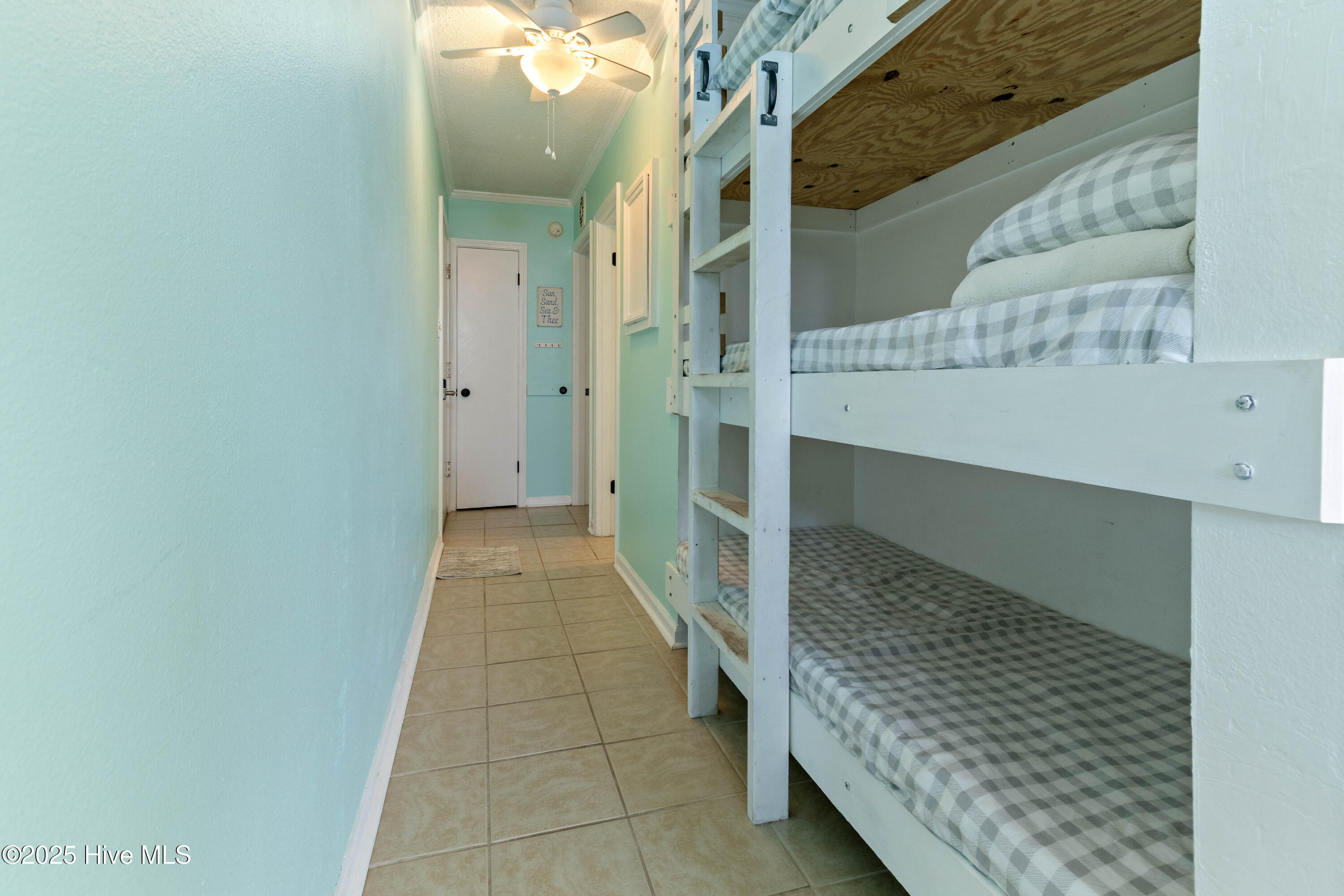 100553651 | Photo 10