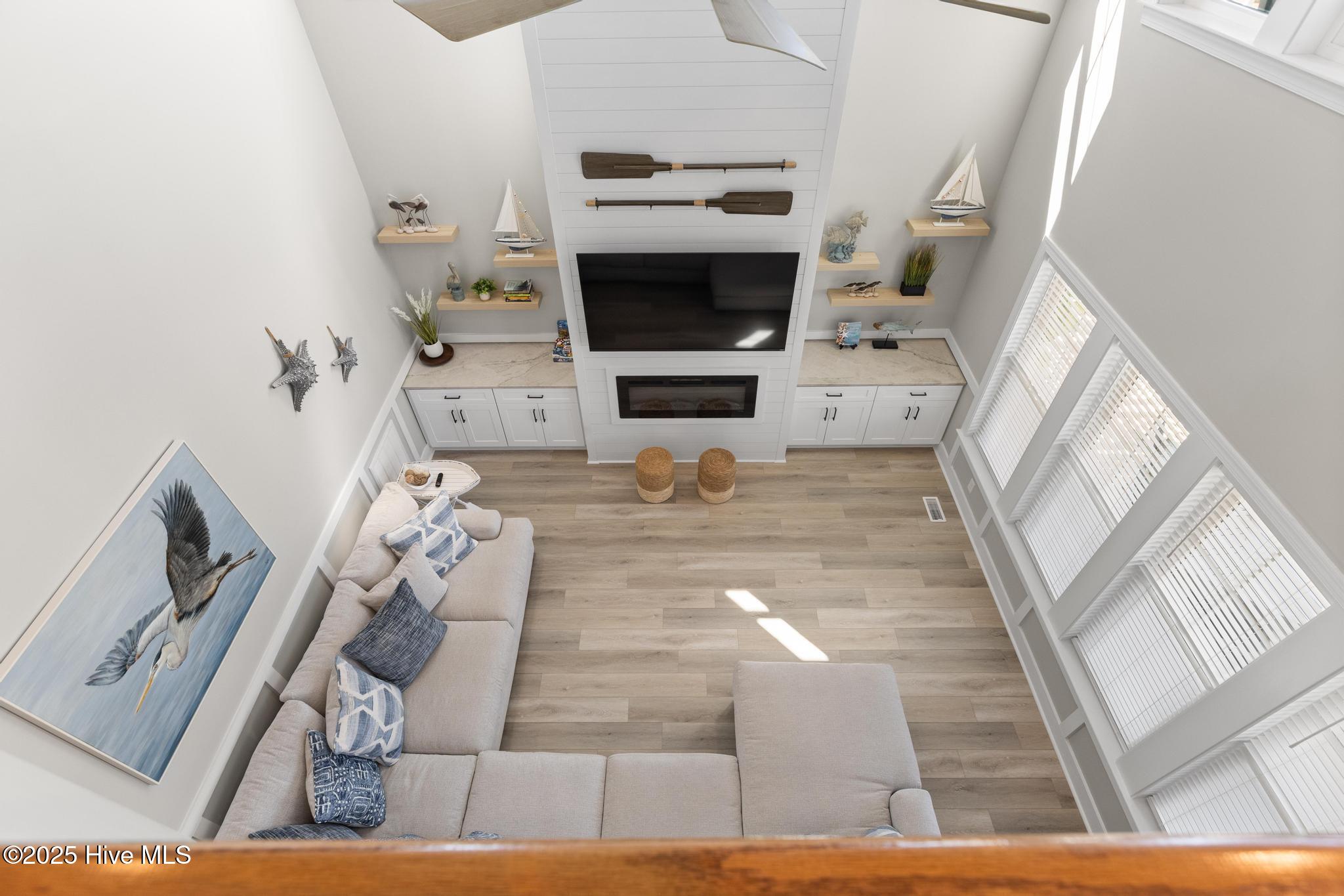 100498543 | Photo 40