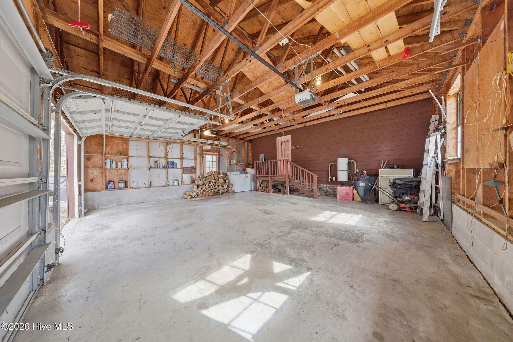 100560695 | Photo 36