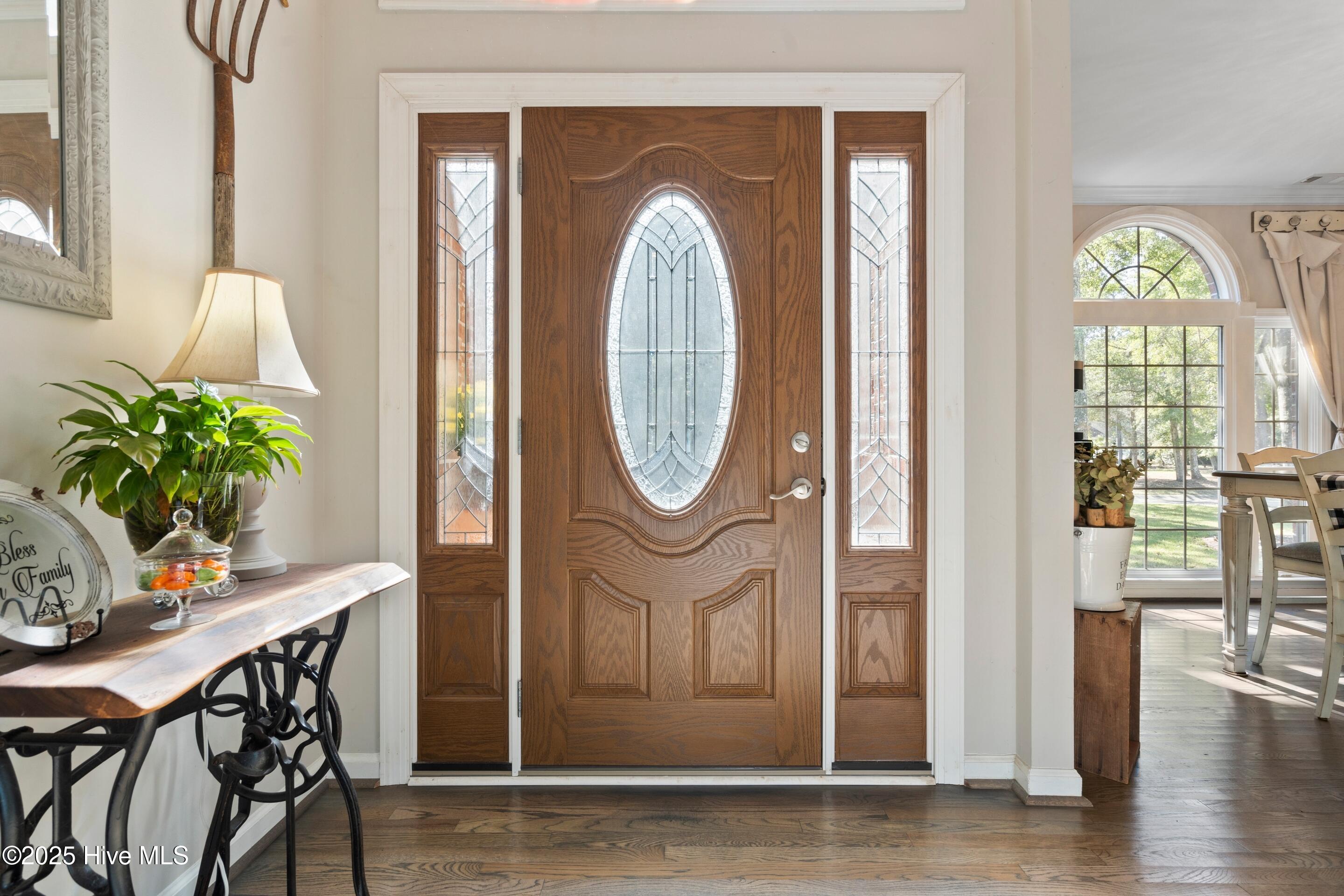 100538310 | Photo 16