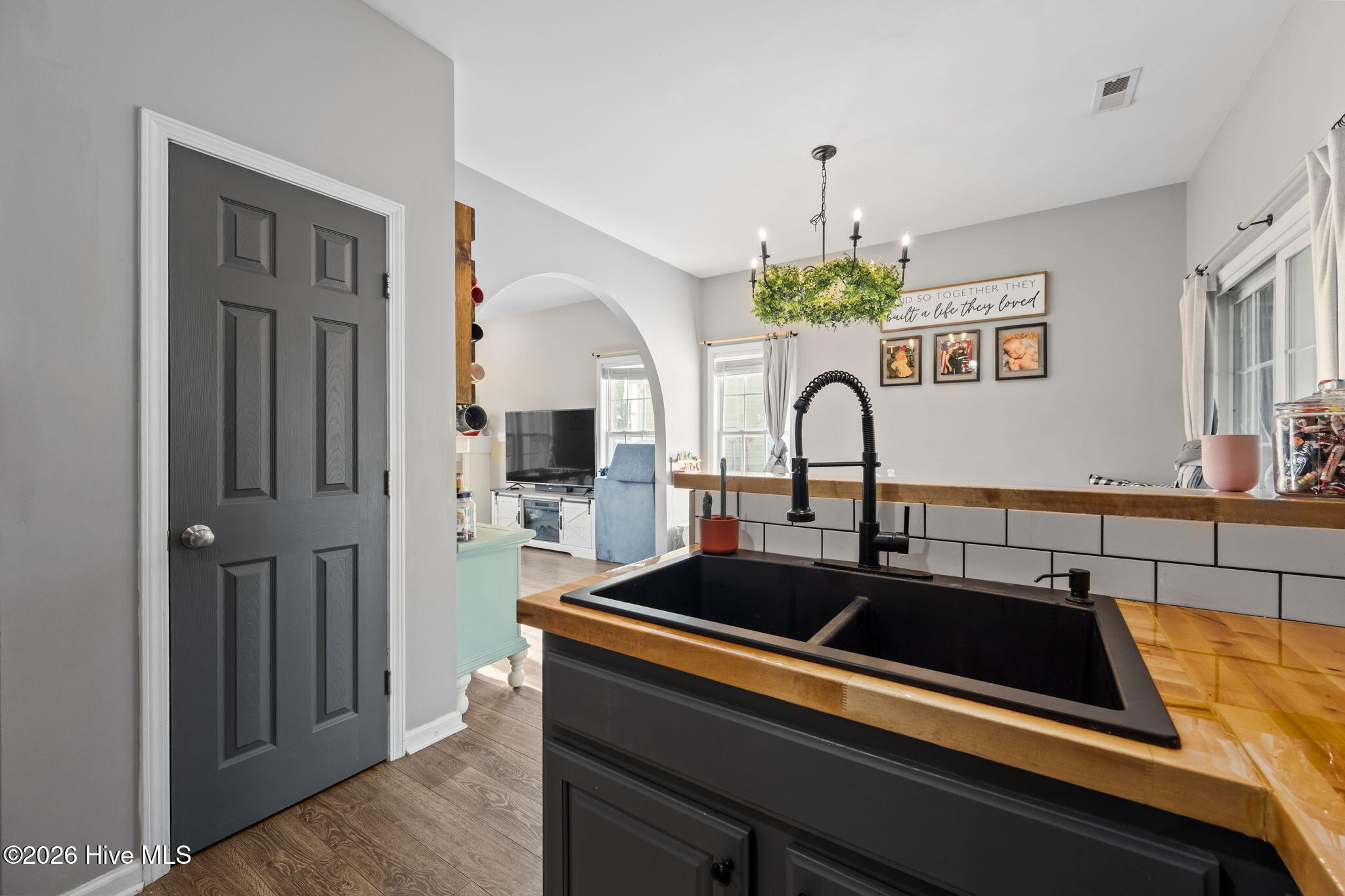 100547429 | Photo 11