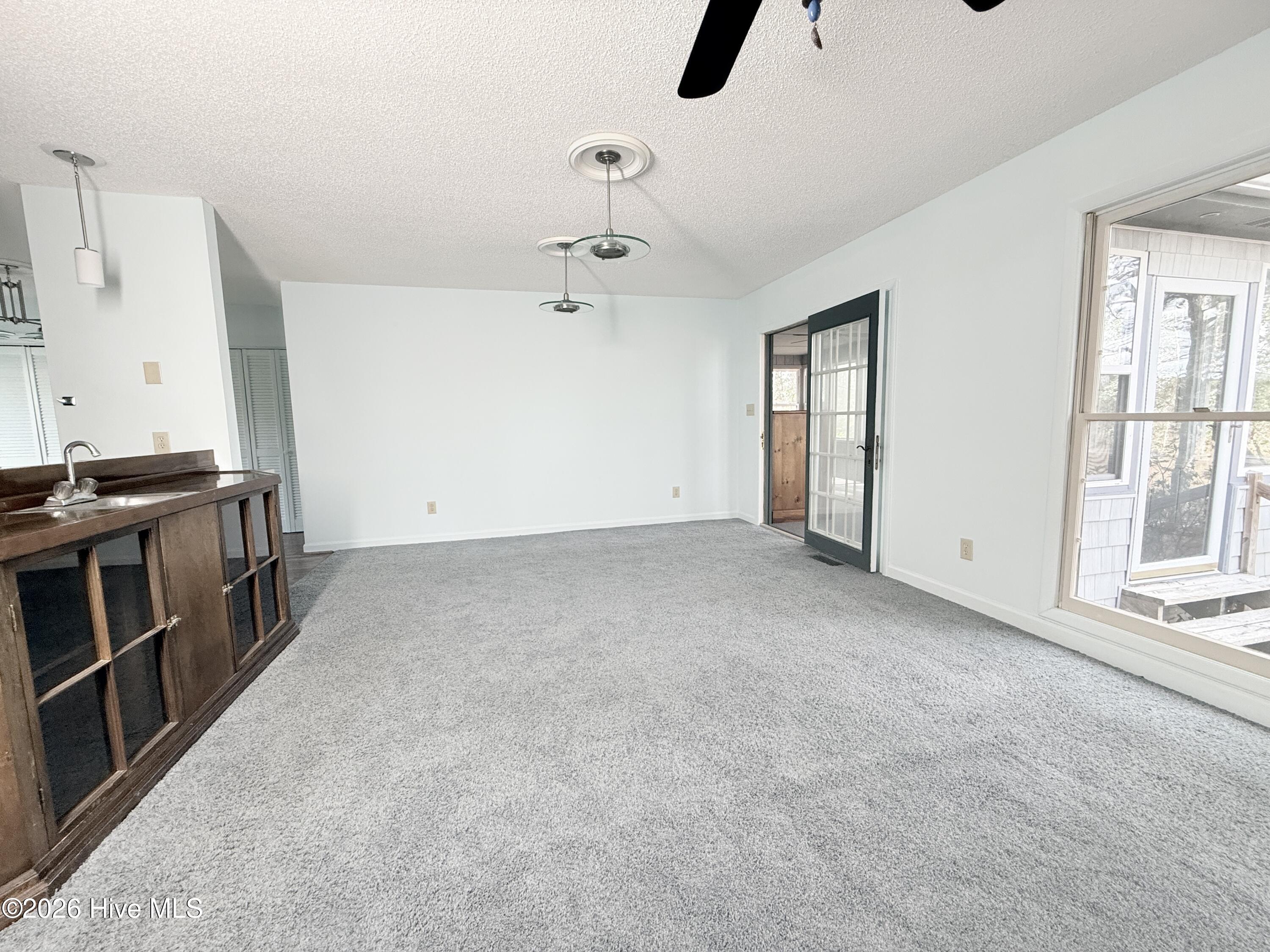 100554968 | Photo 11