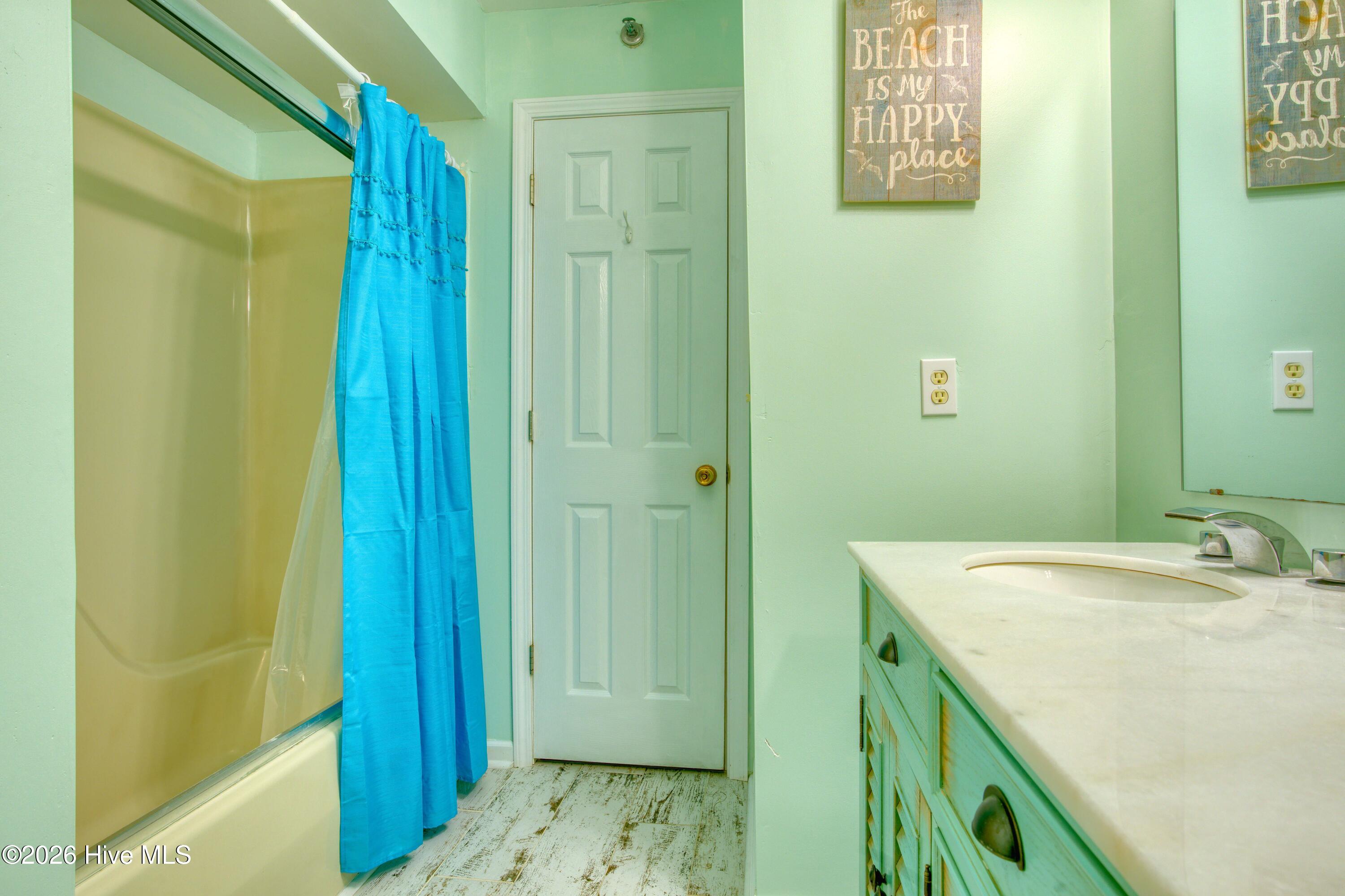 100556906 | Photo 31