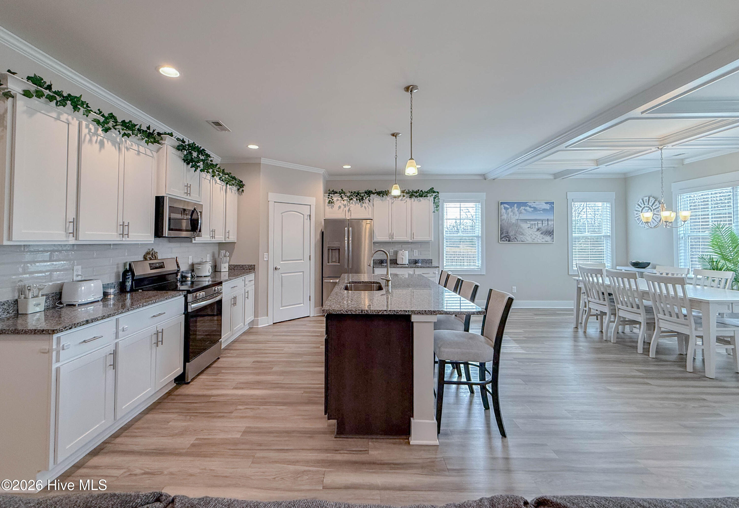 100560693 | Photo 12