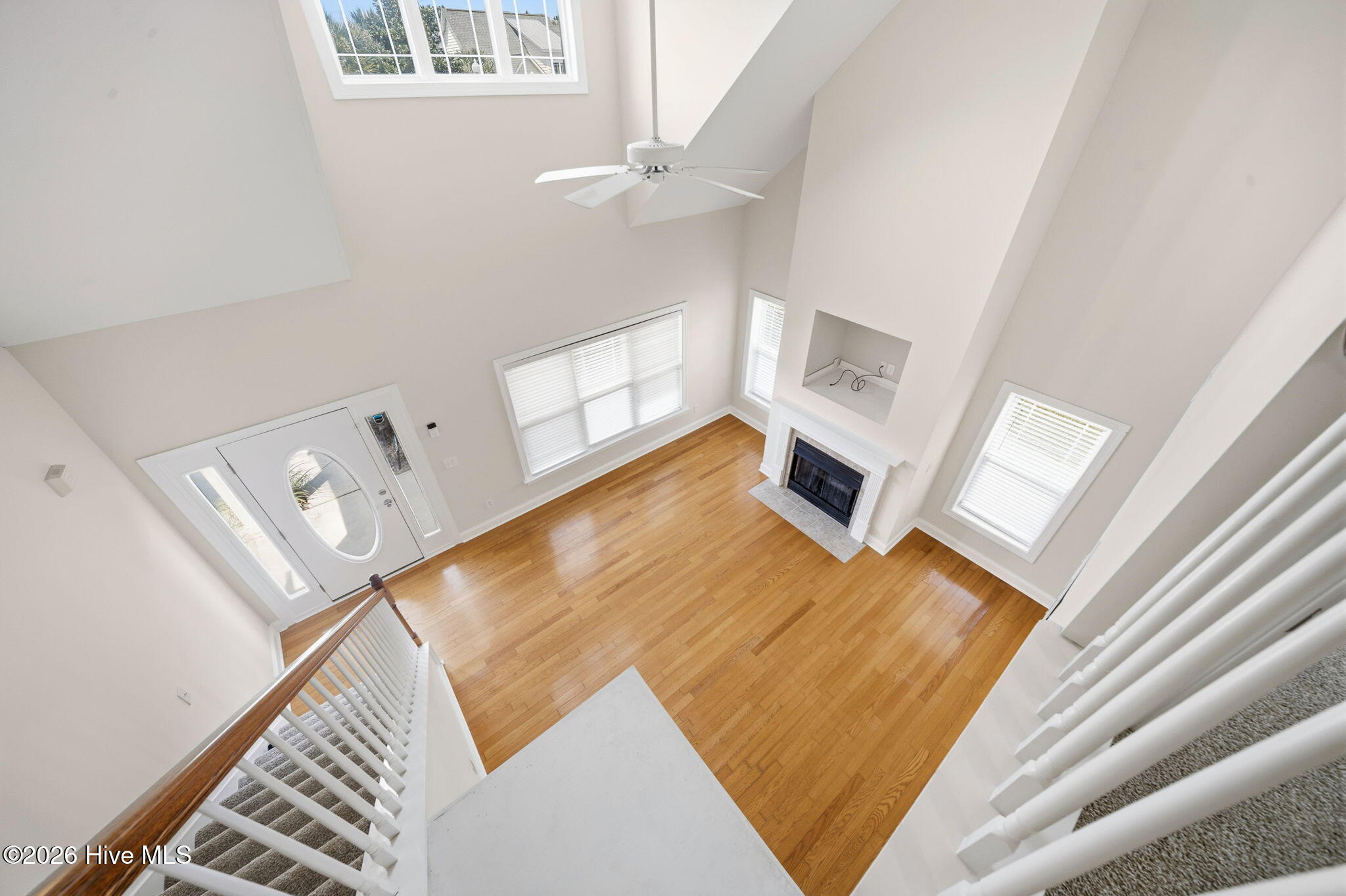 100566234 | Photo 36