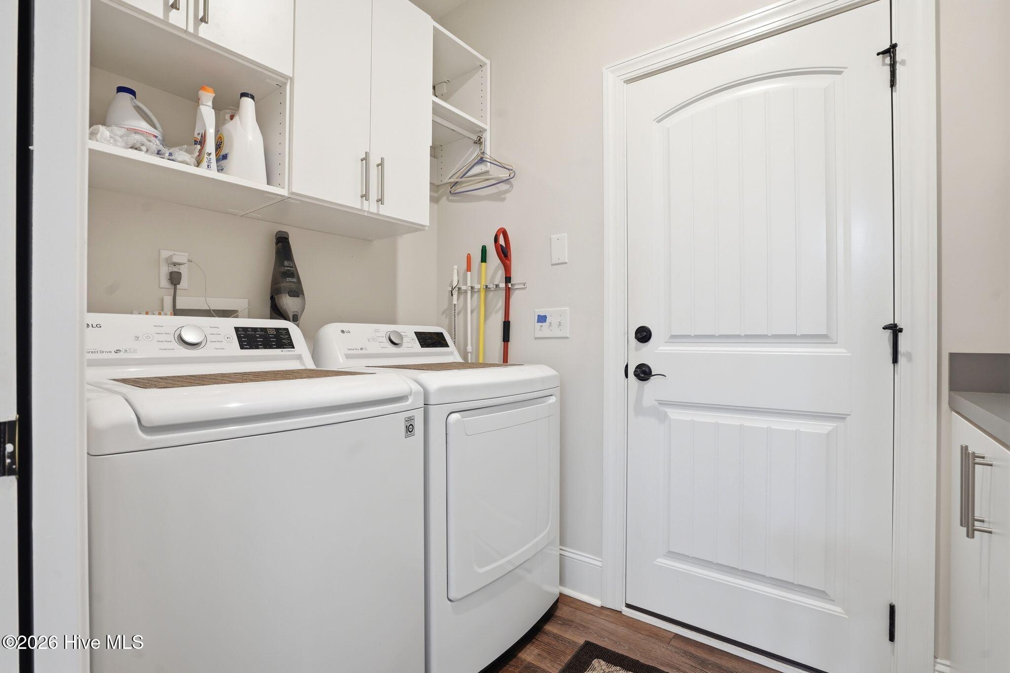 100559439 | Photo 42