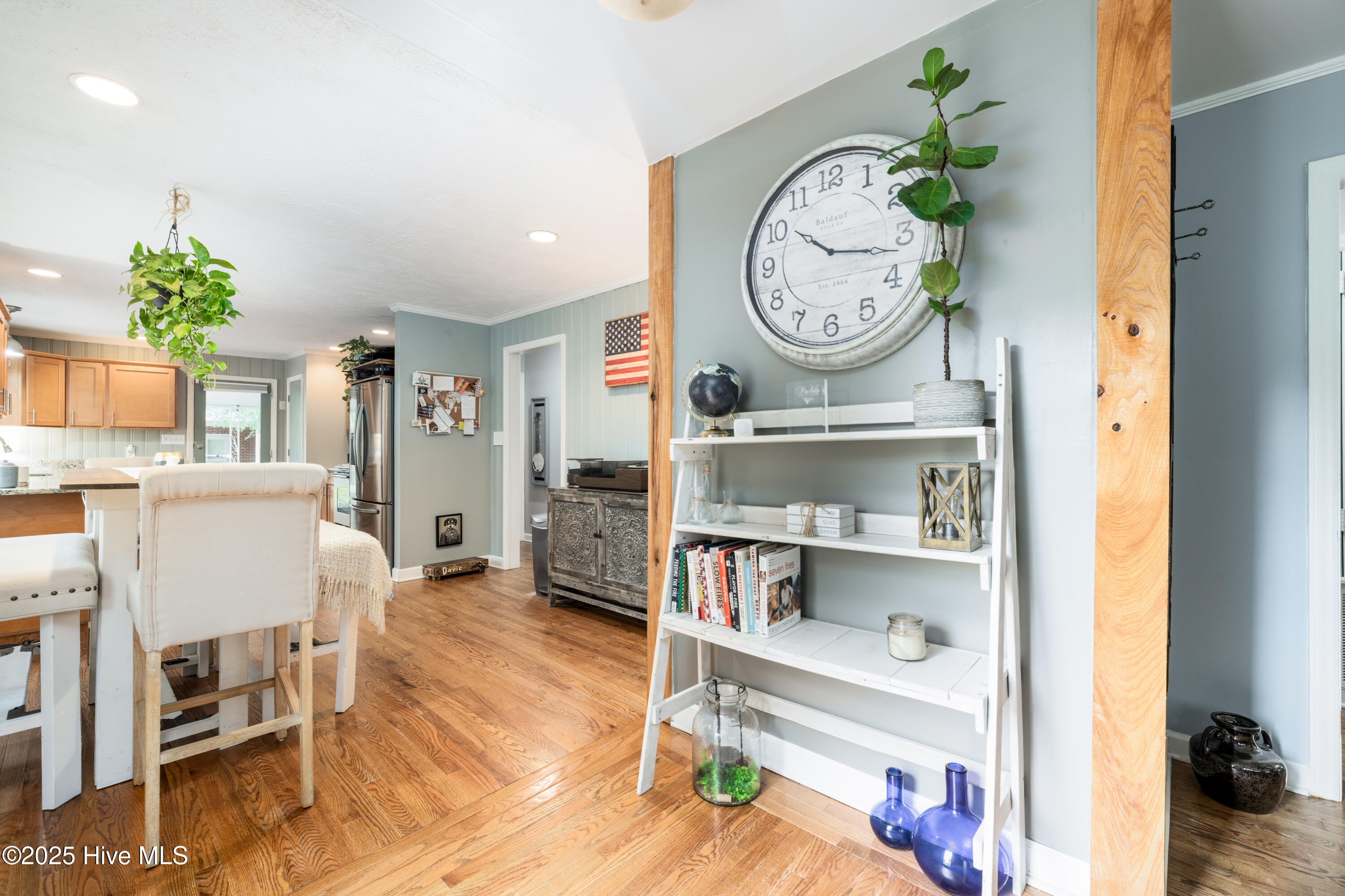 100549318 | Photo 13