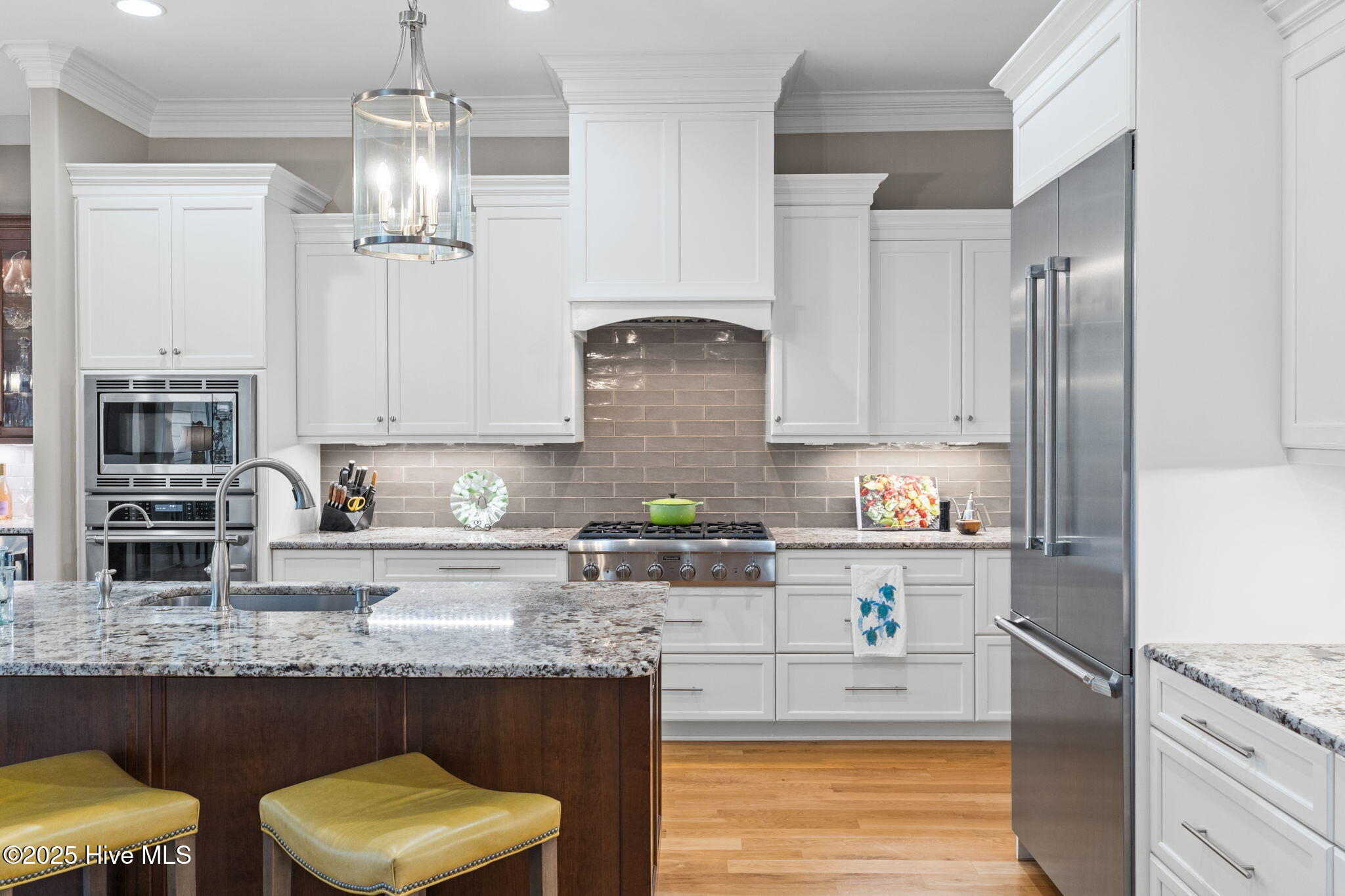 100562401 | Photo 31