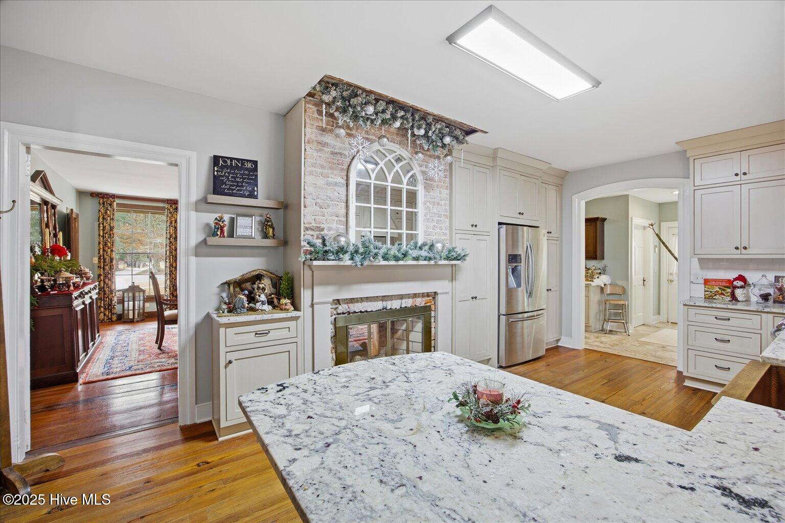 100545633 | Photo 24