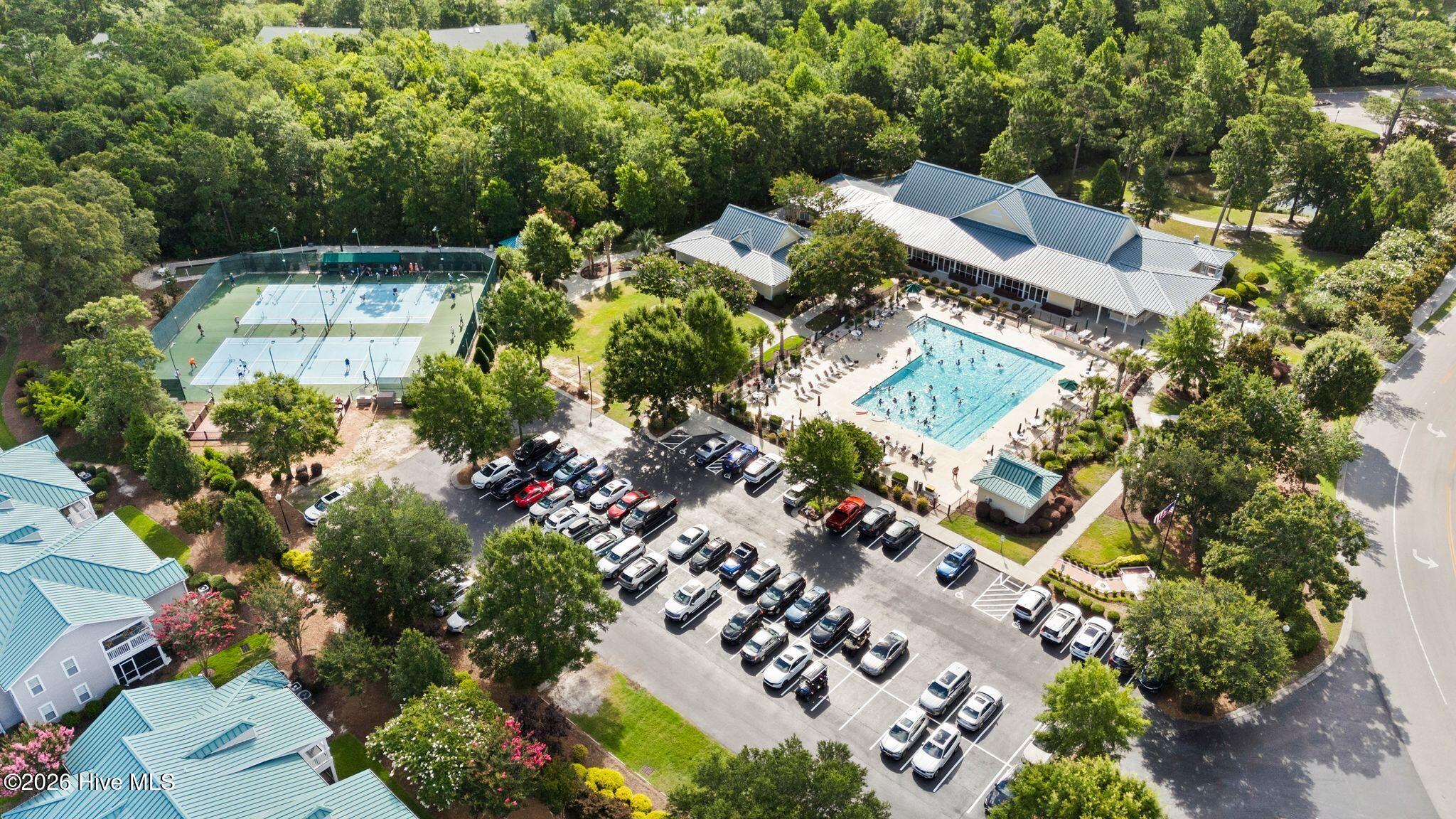 100558930 | Photo 43