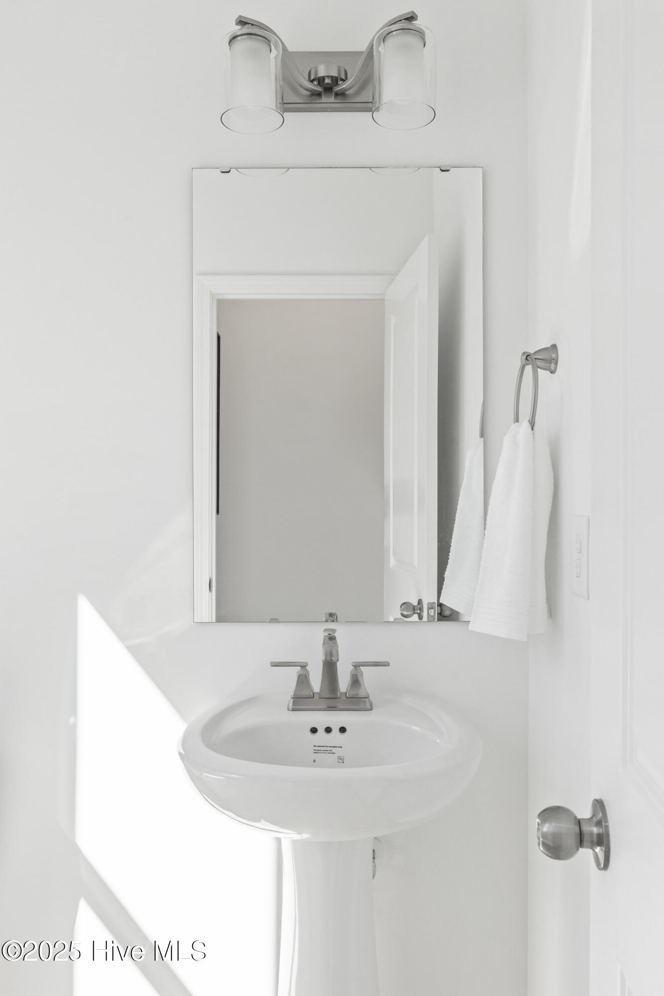 100499028 | Photo 23