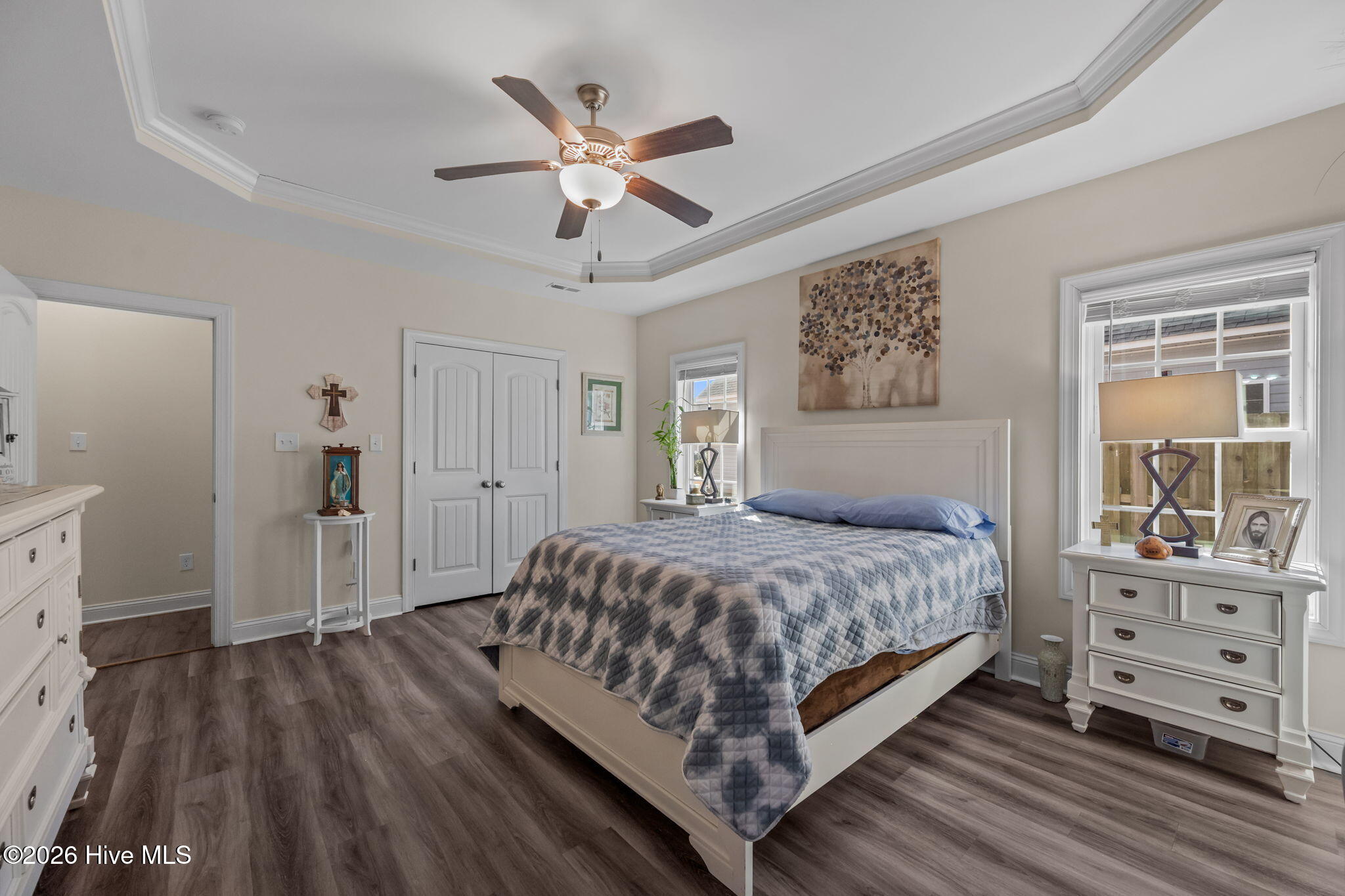 100554000 | Photo 22