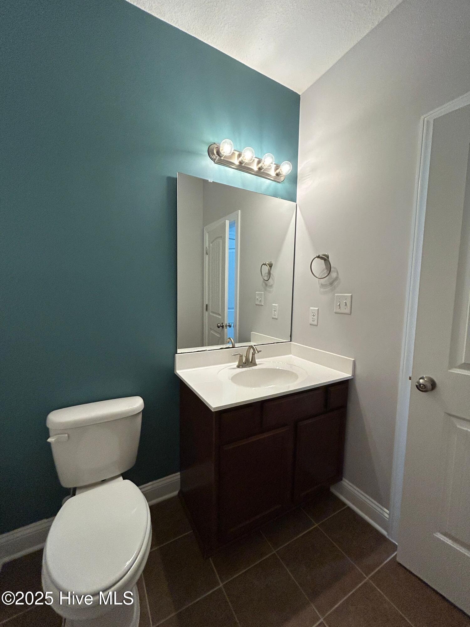 100528484 | Photo 19